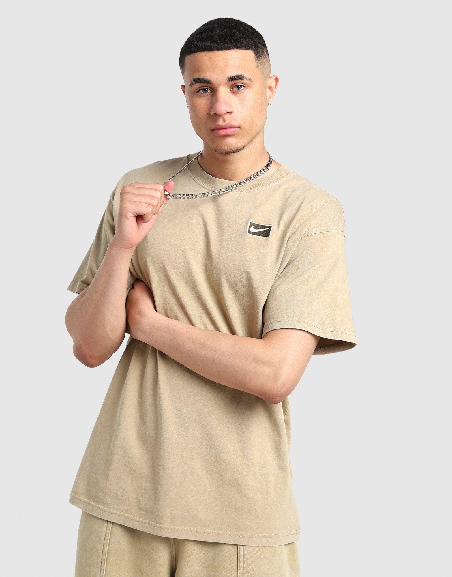 Nike Street Graphic T - Shirt