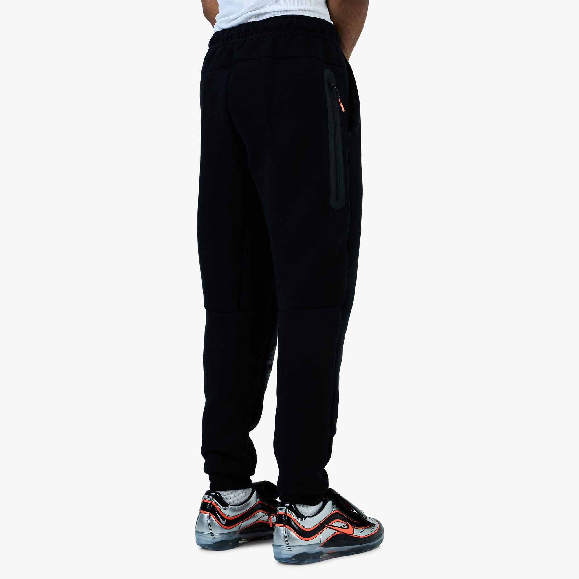 Nike x Netherlands x Patta Tech Fleece Joggers Black / White
