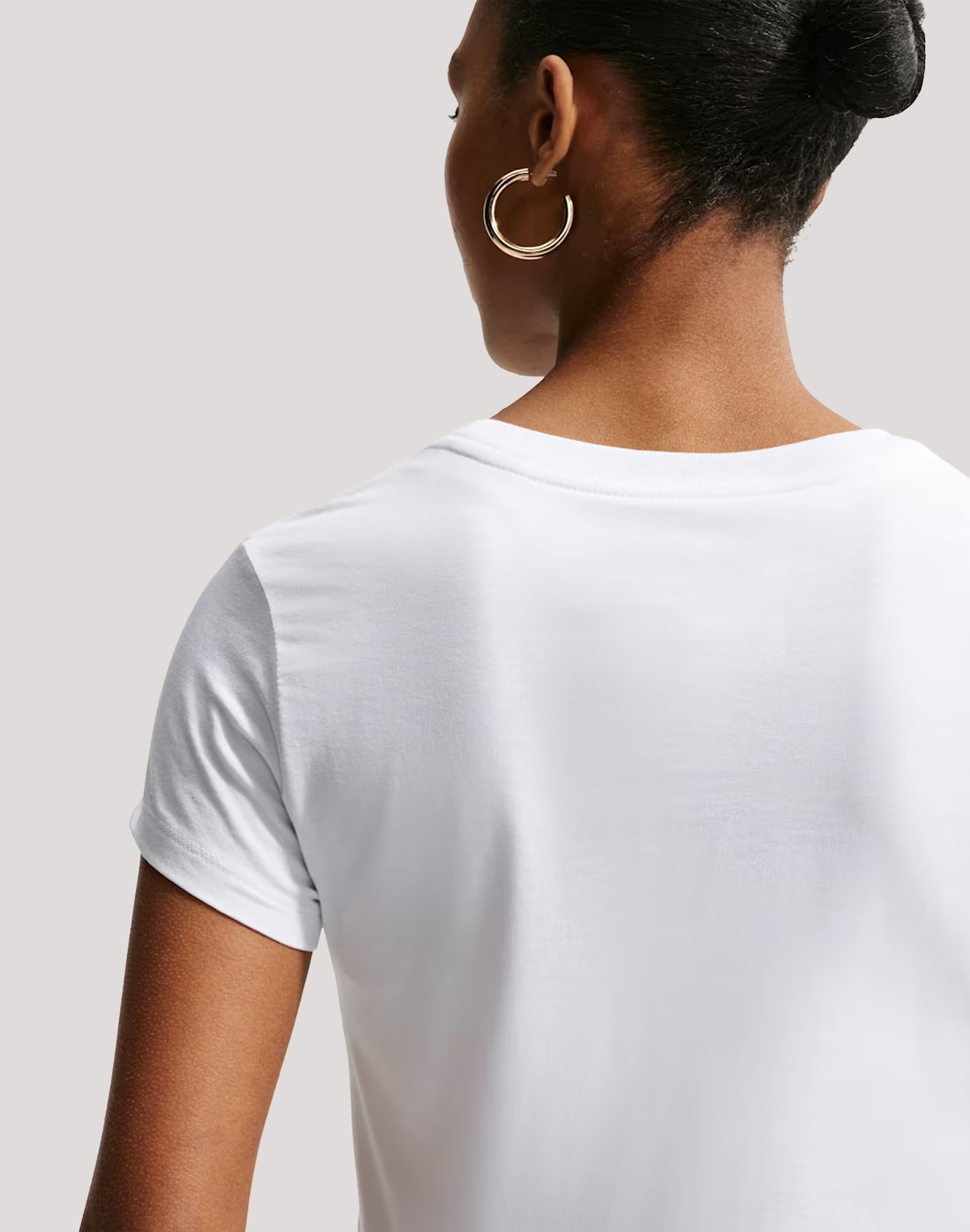 Nike Chill Knit Slim Cropped T-Shirt