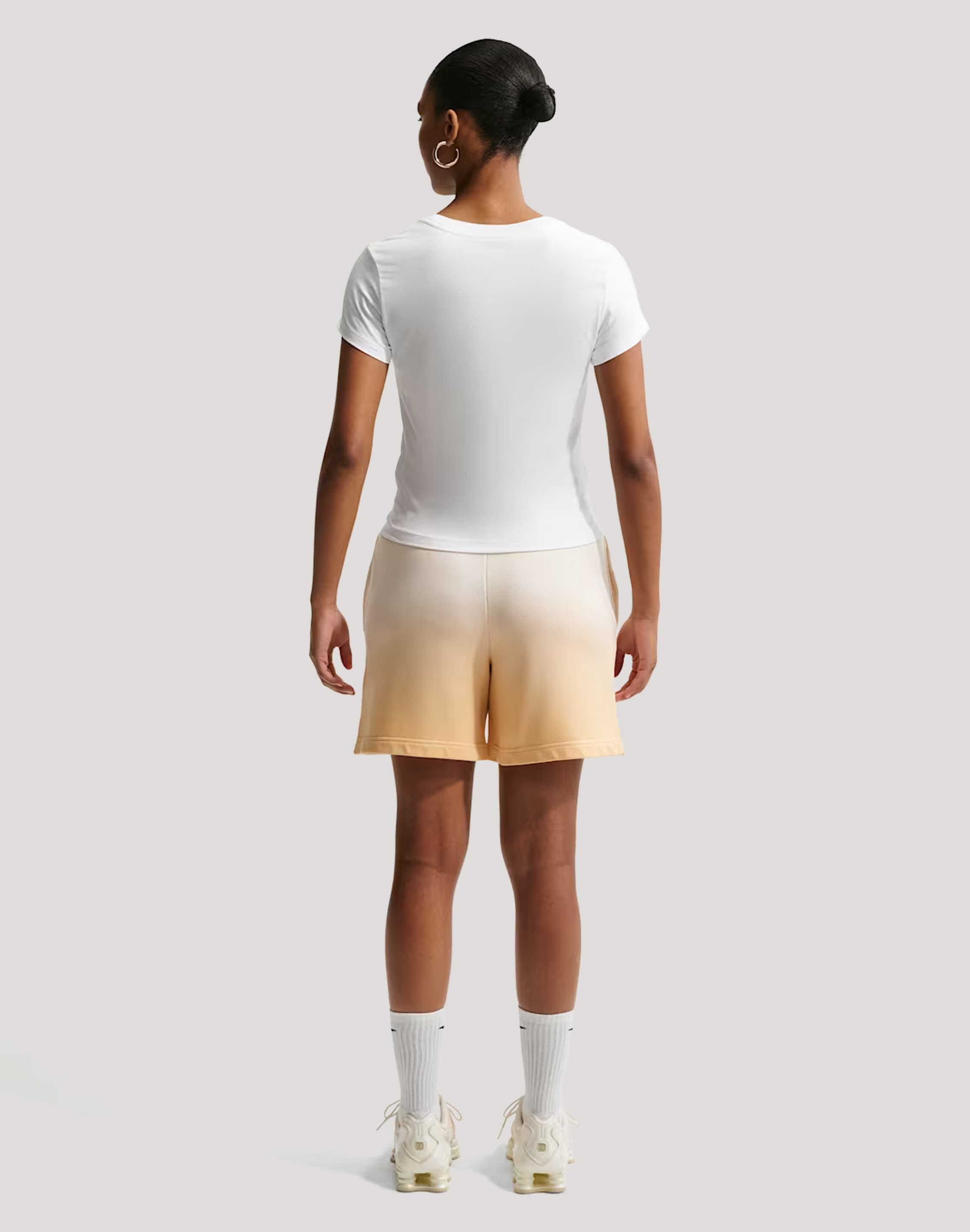 Nike Chill Knit Slim Cropped T-Shirt