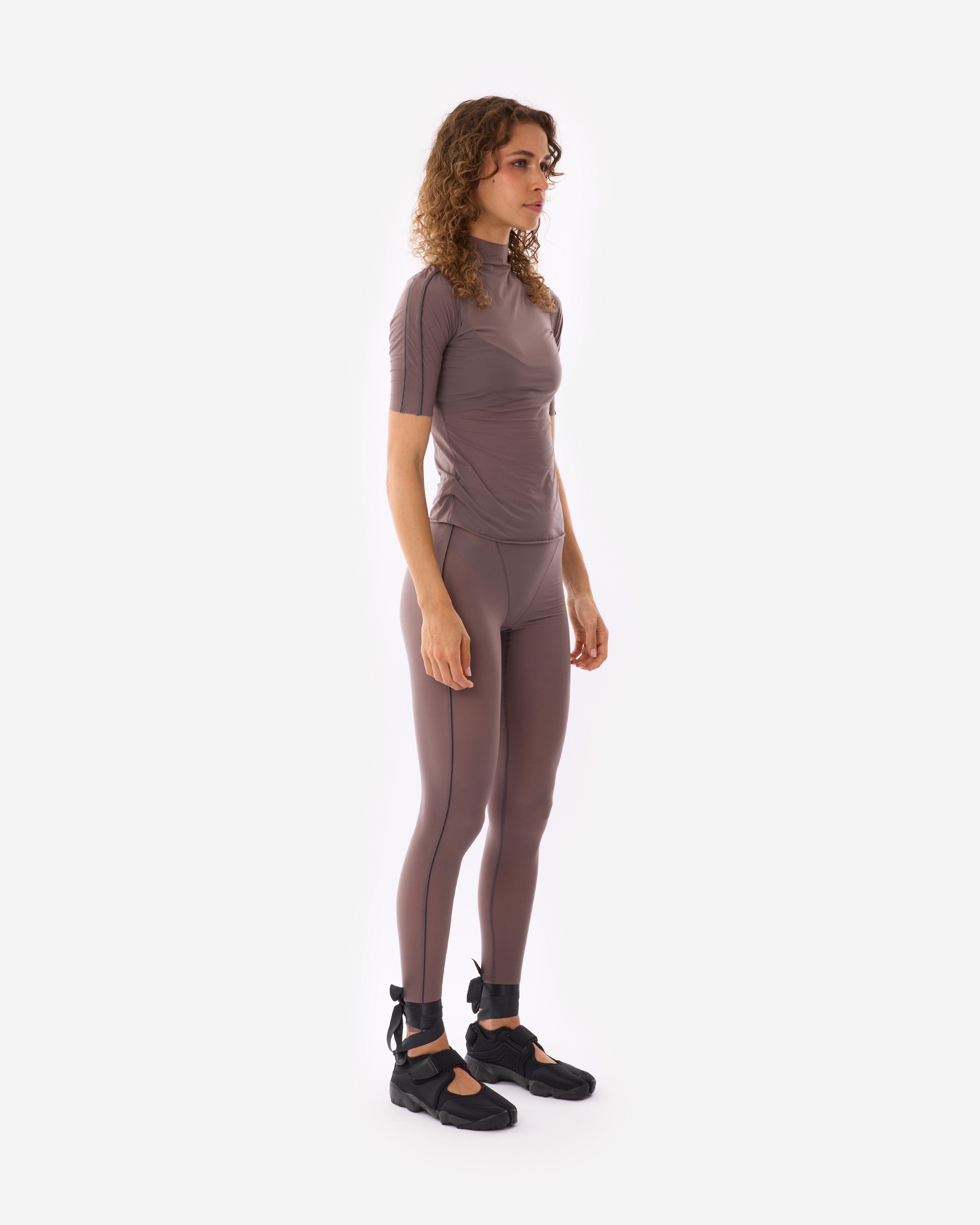 NikeSKIMS Weightless Layers V - Panel Legging 26 Inch