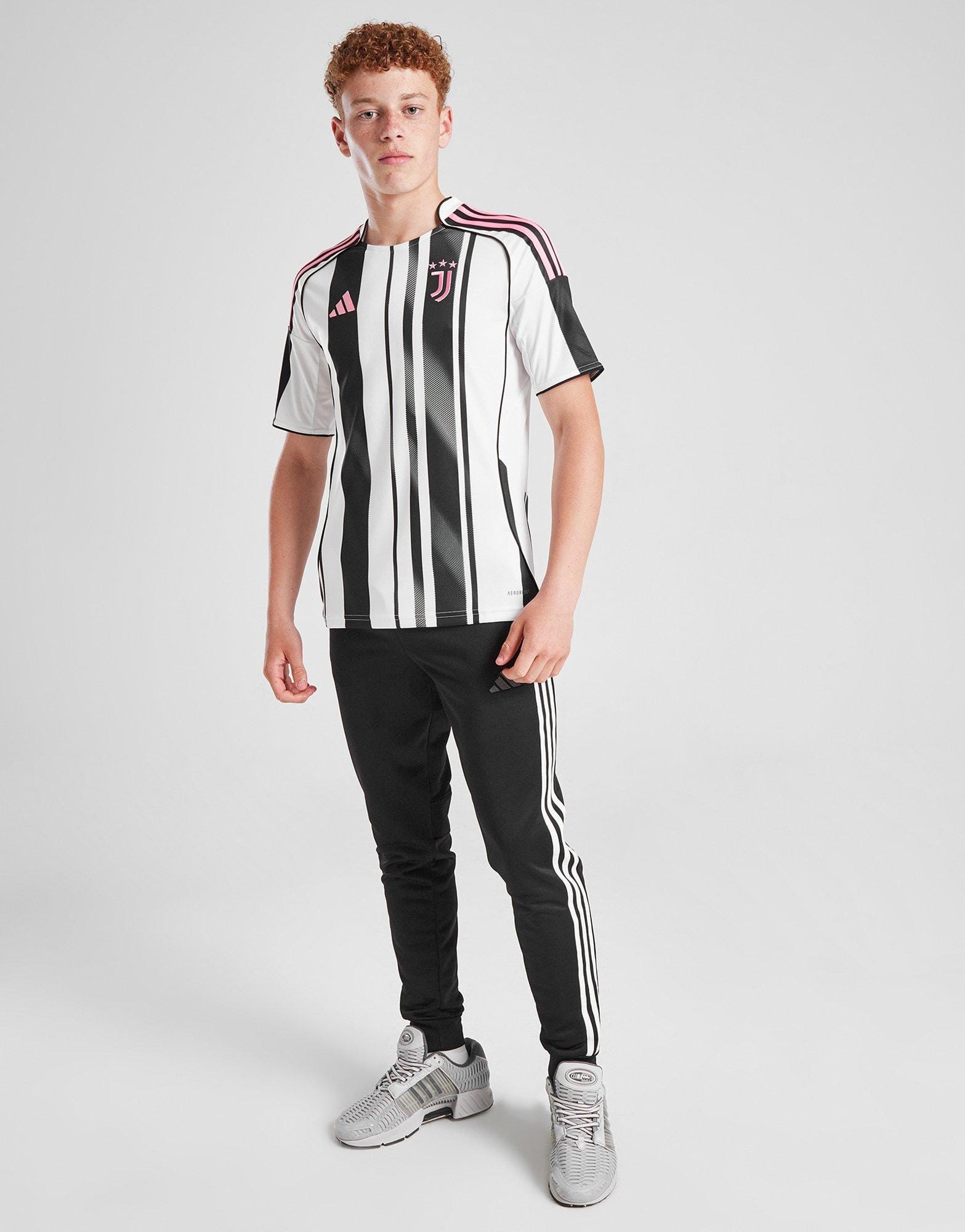 adidas Juventus 2025/26 Home Shirt Junior