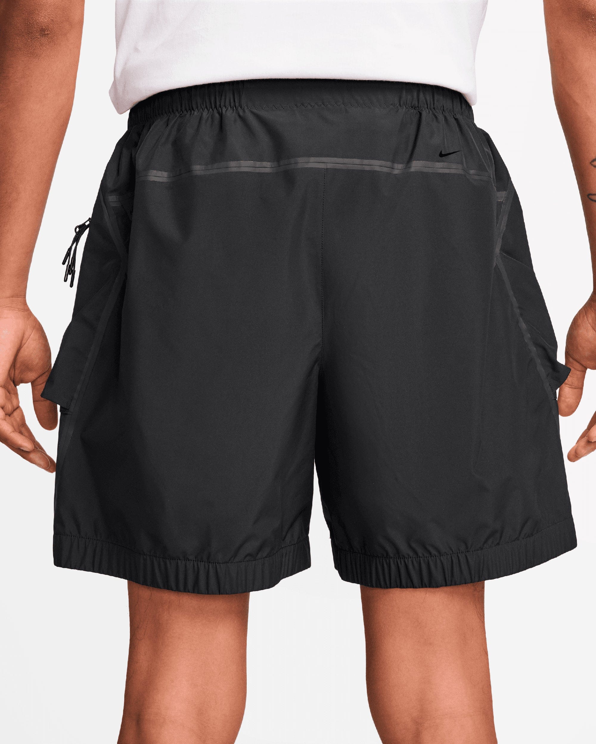 Nike Pantalones cortos Nike Sportswear Tech Storm - FIT Lightweight para hombre