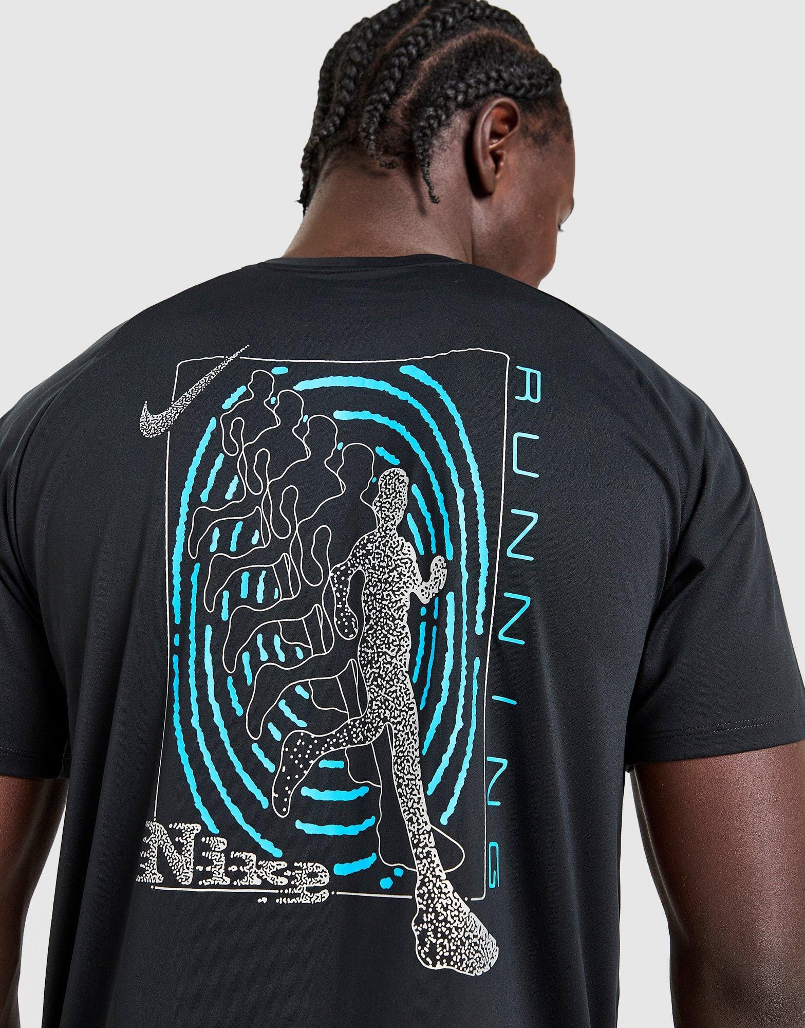 Nike Stride Graphic T - Shirt