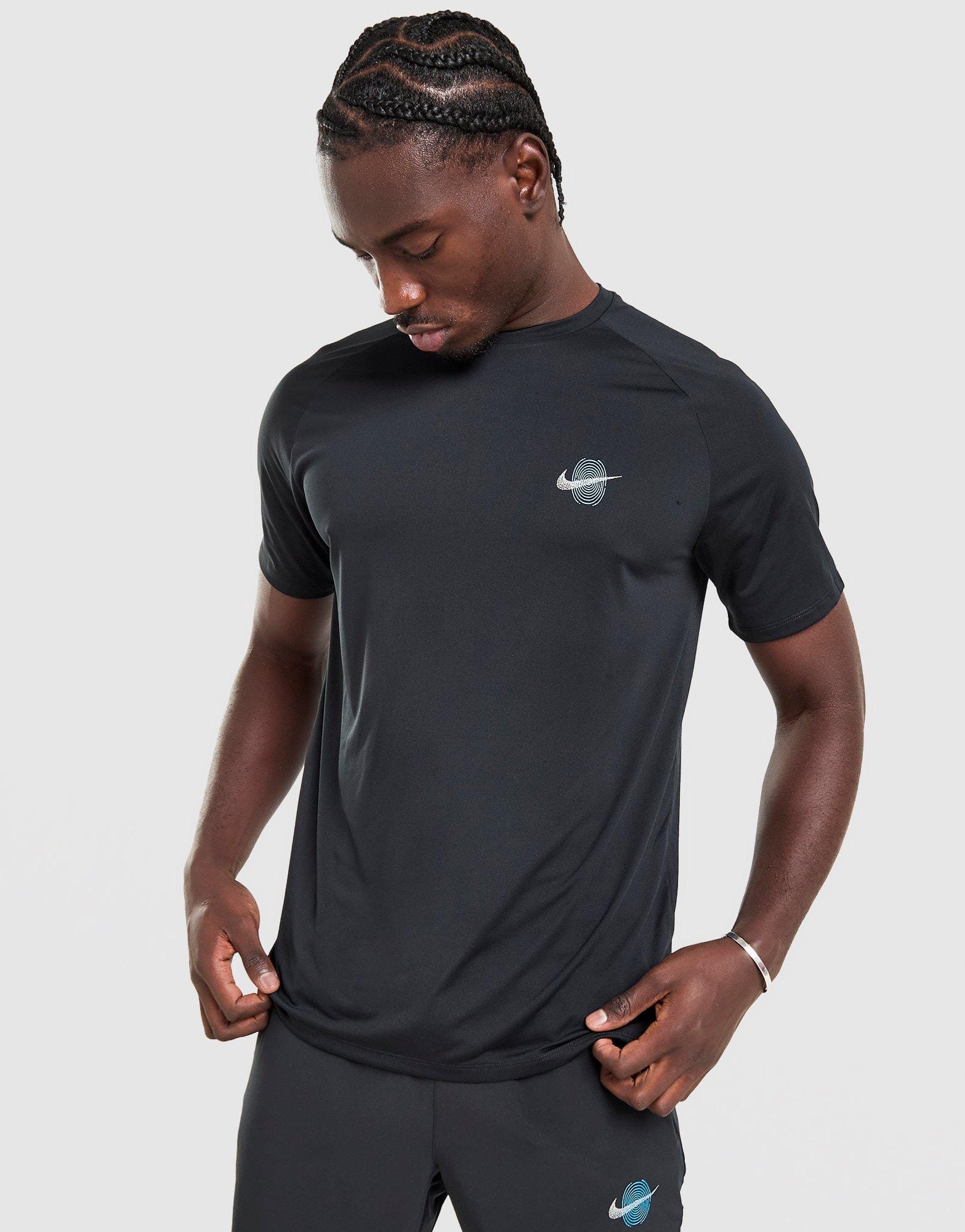 Nike Stride Graphic T - Shirt
