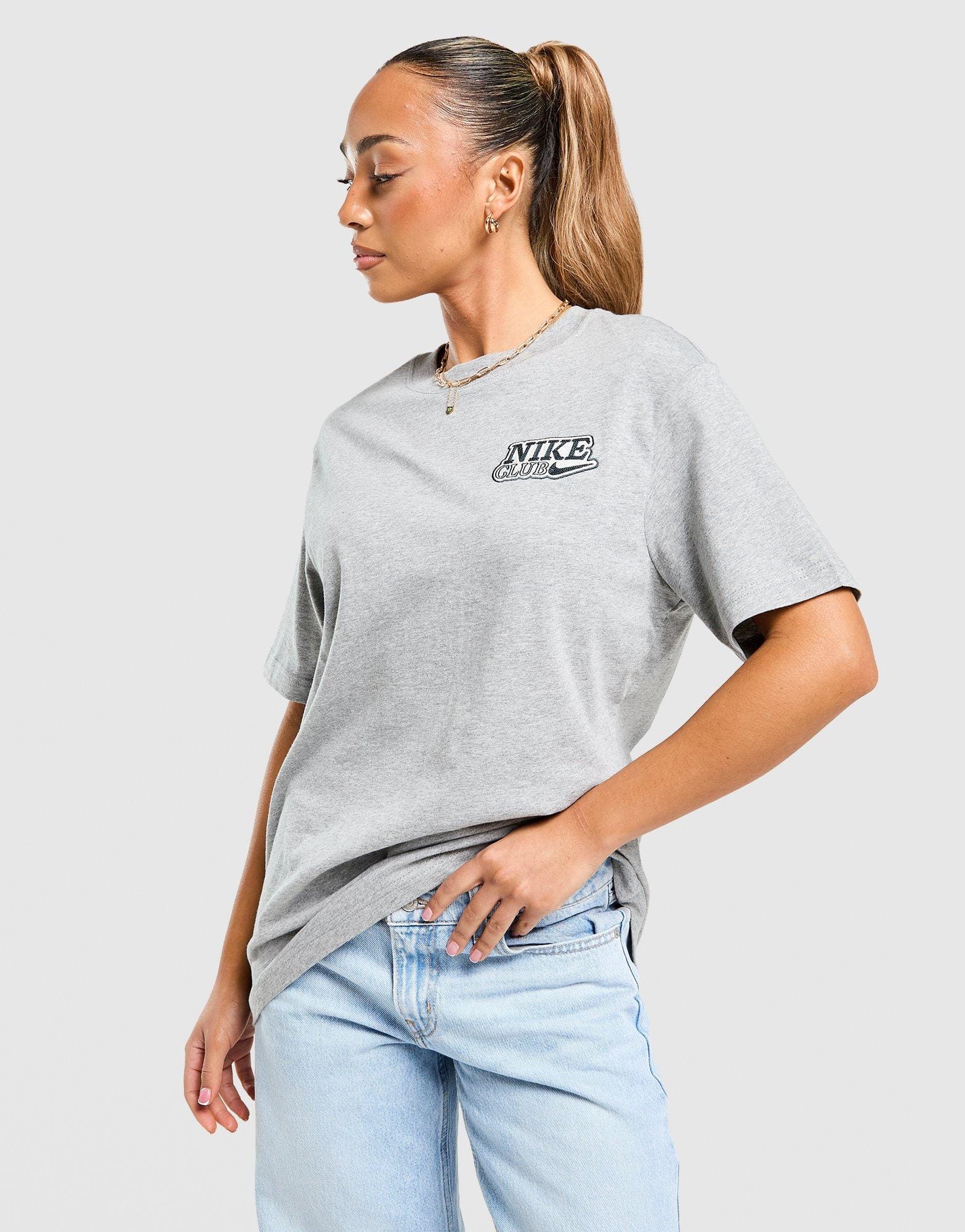 Nike Classic Boyfriend T - Shirt