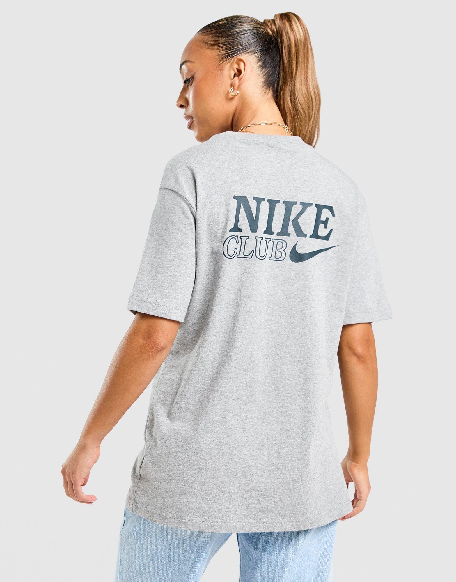 Nike Classic Boyfriend T - Shirt