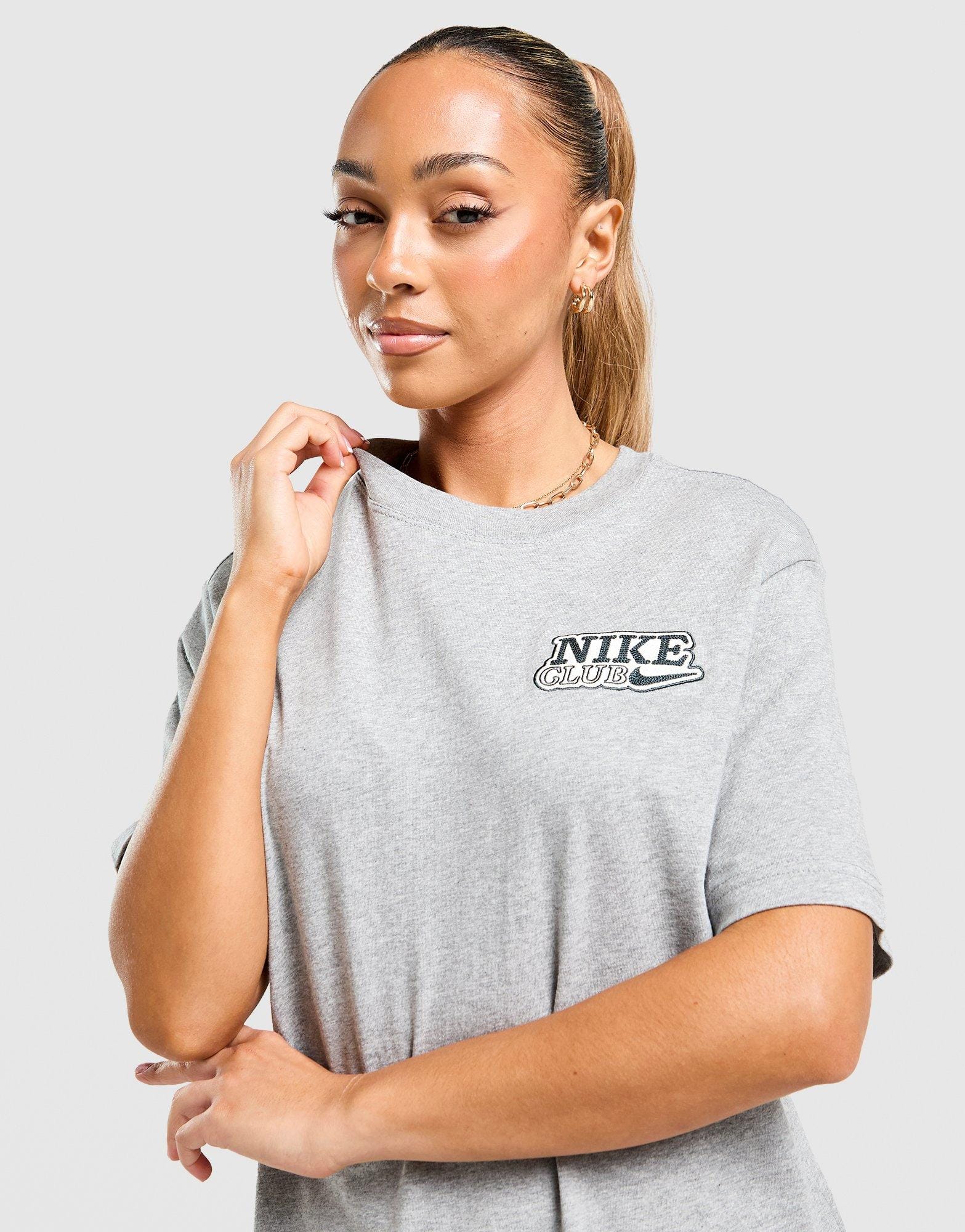 Nike Classic Boyfriend T - Shirt