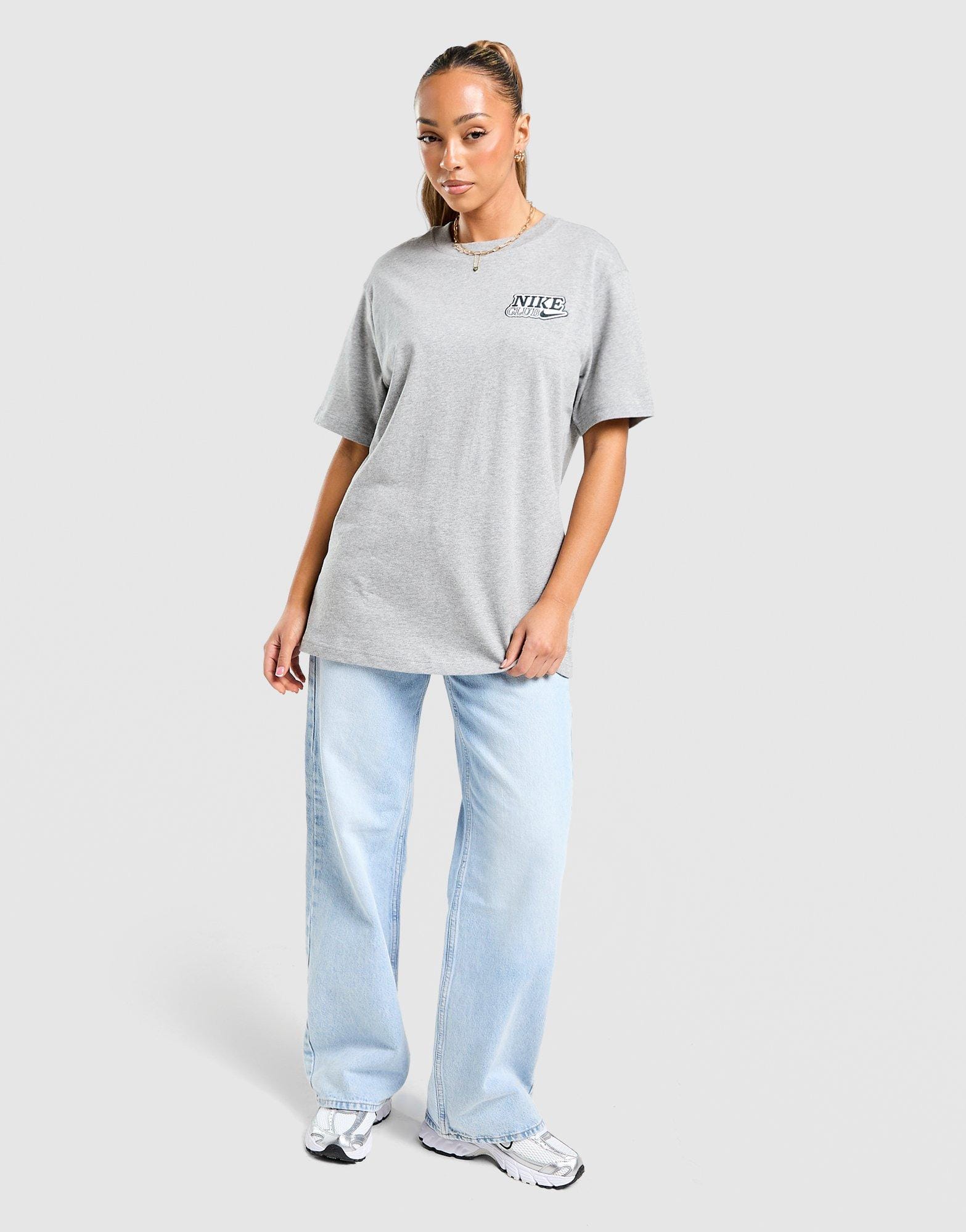 Nike Classic Boyfriend T - Shirt