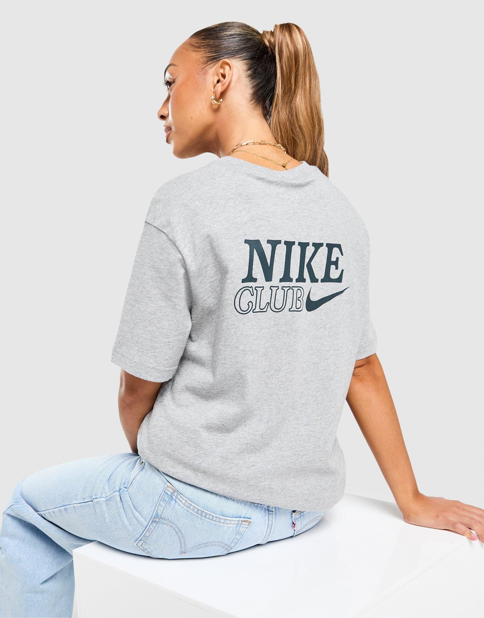 Nike Classic Boyfriend T - Shirt