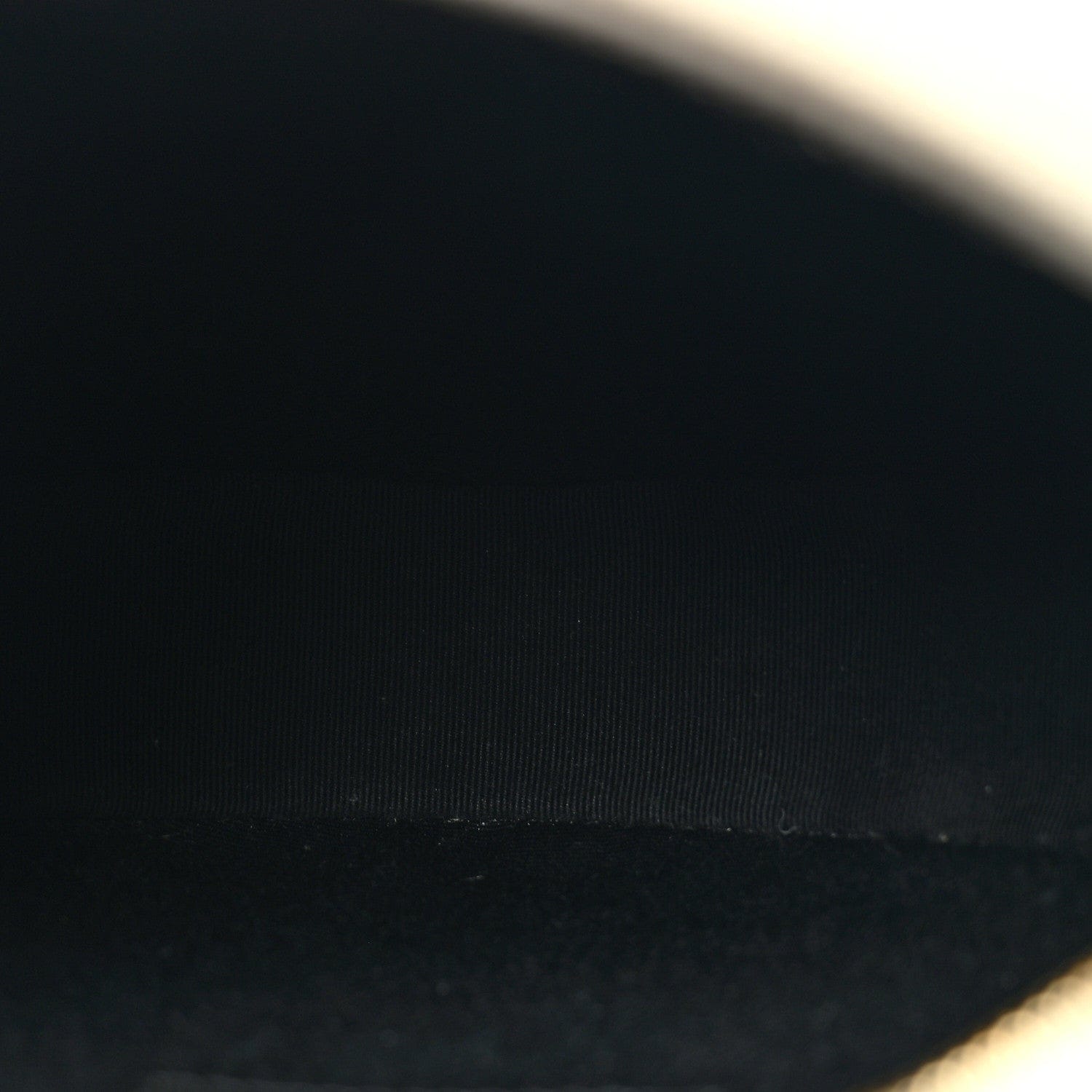 Saint Laurent Grain De Poudre Matelasse Chevron Quilted Round Vinyle Camera Bag Crema Soft