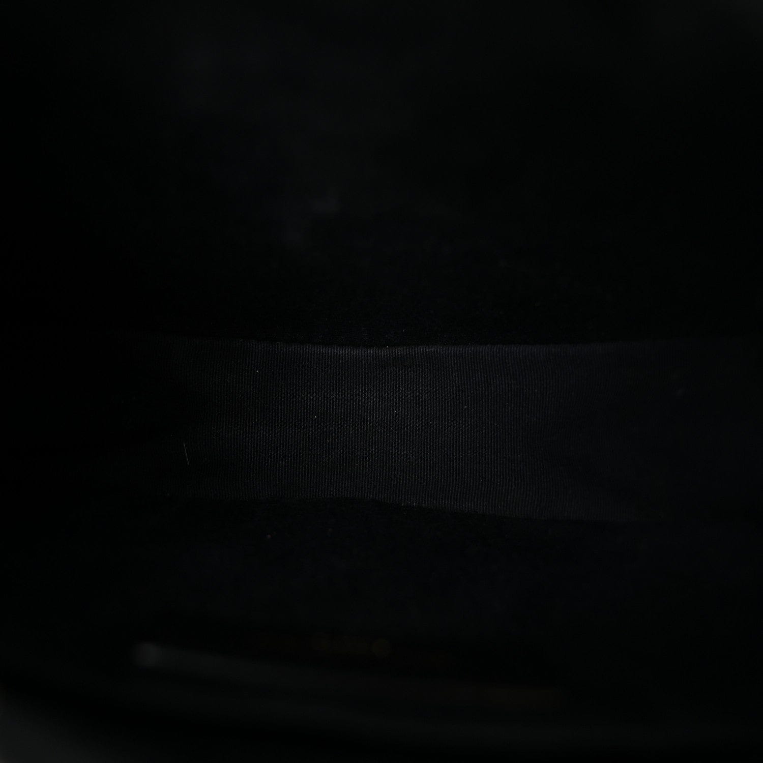 Saint Laurent Grain De Poudre Matelasse Chevron Quilted Round Vinyle Camera Bag Black