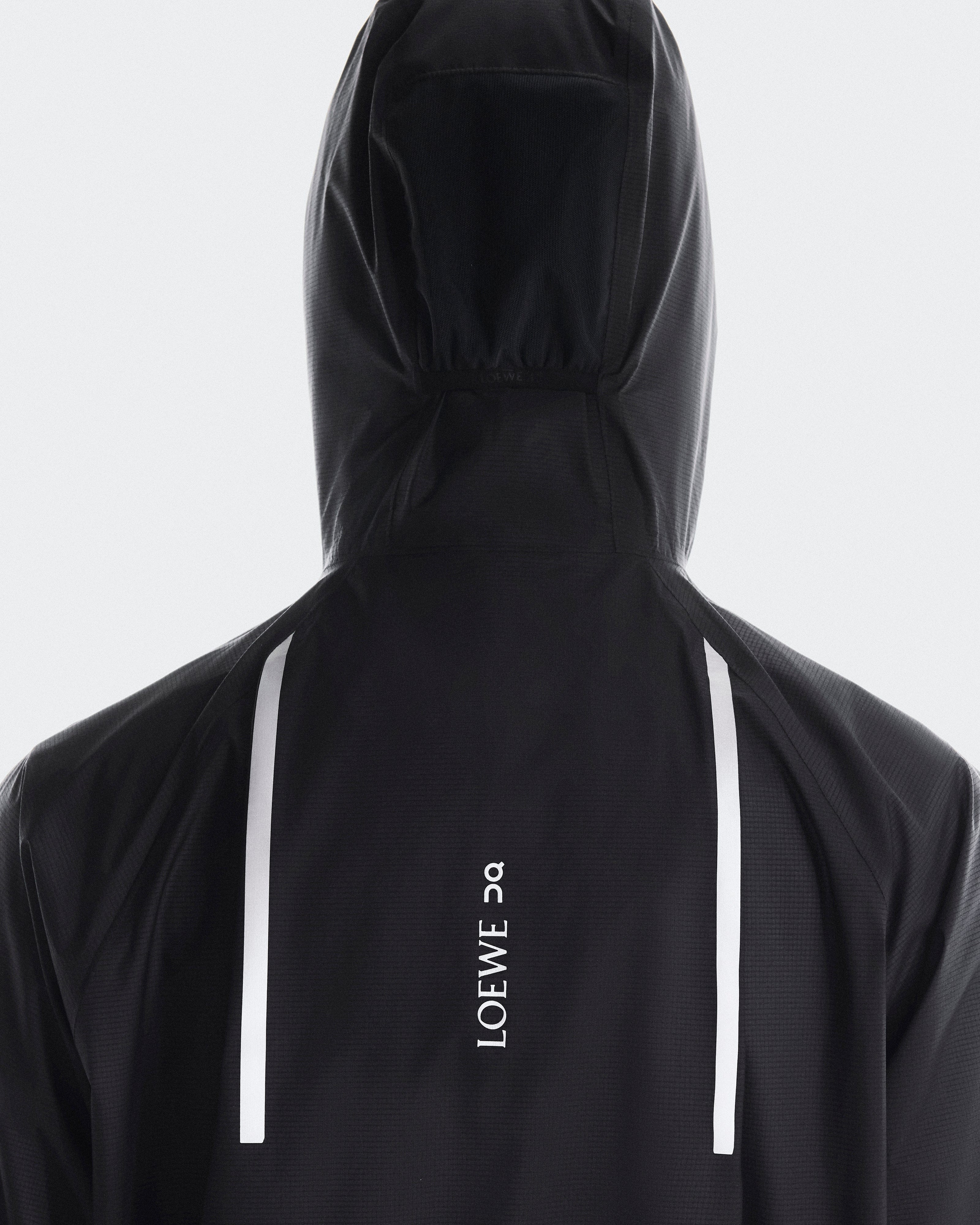 On Running On Ultra Jacket Loewe Black