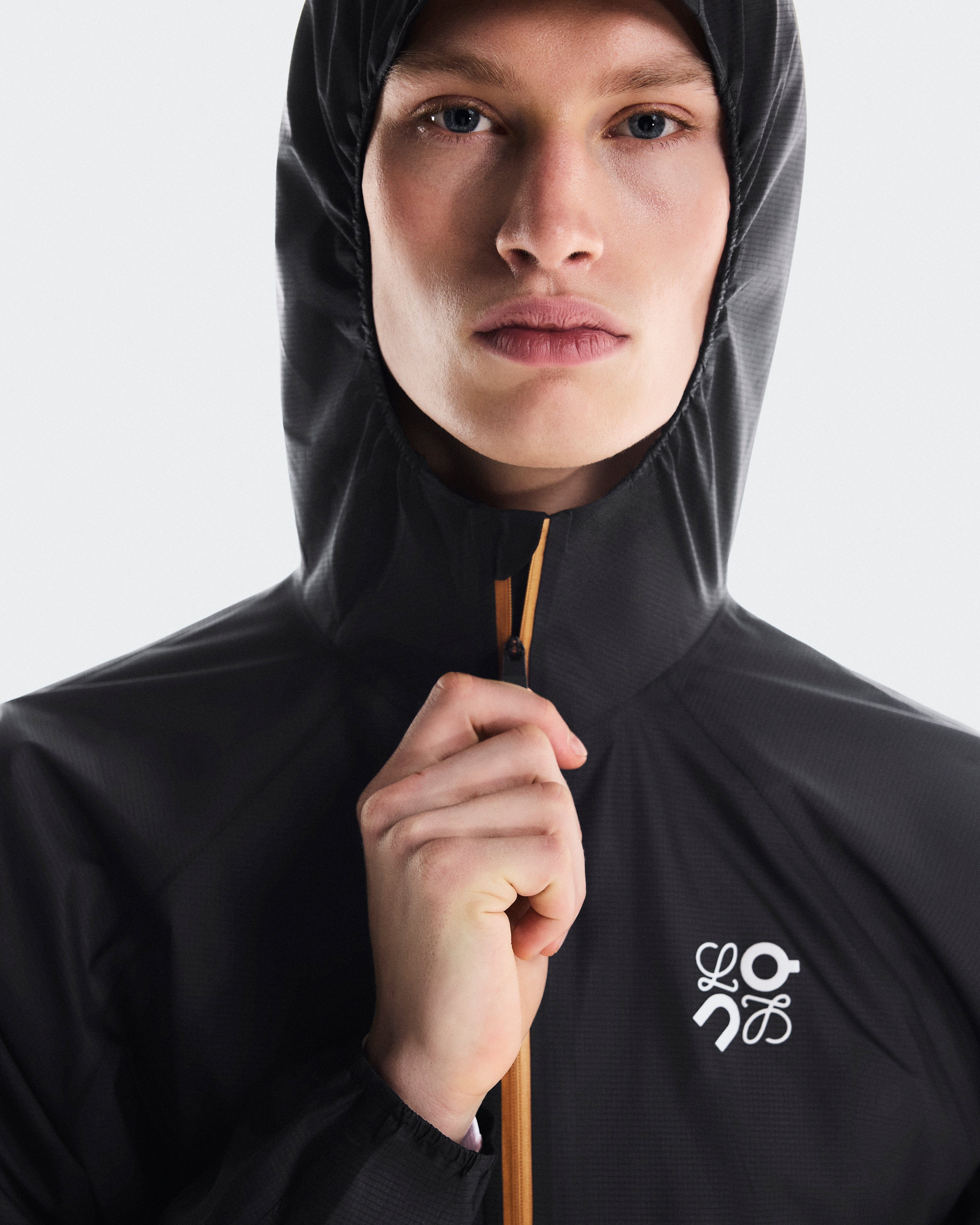 On Running On Ultra Jacket Loewe Black