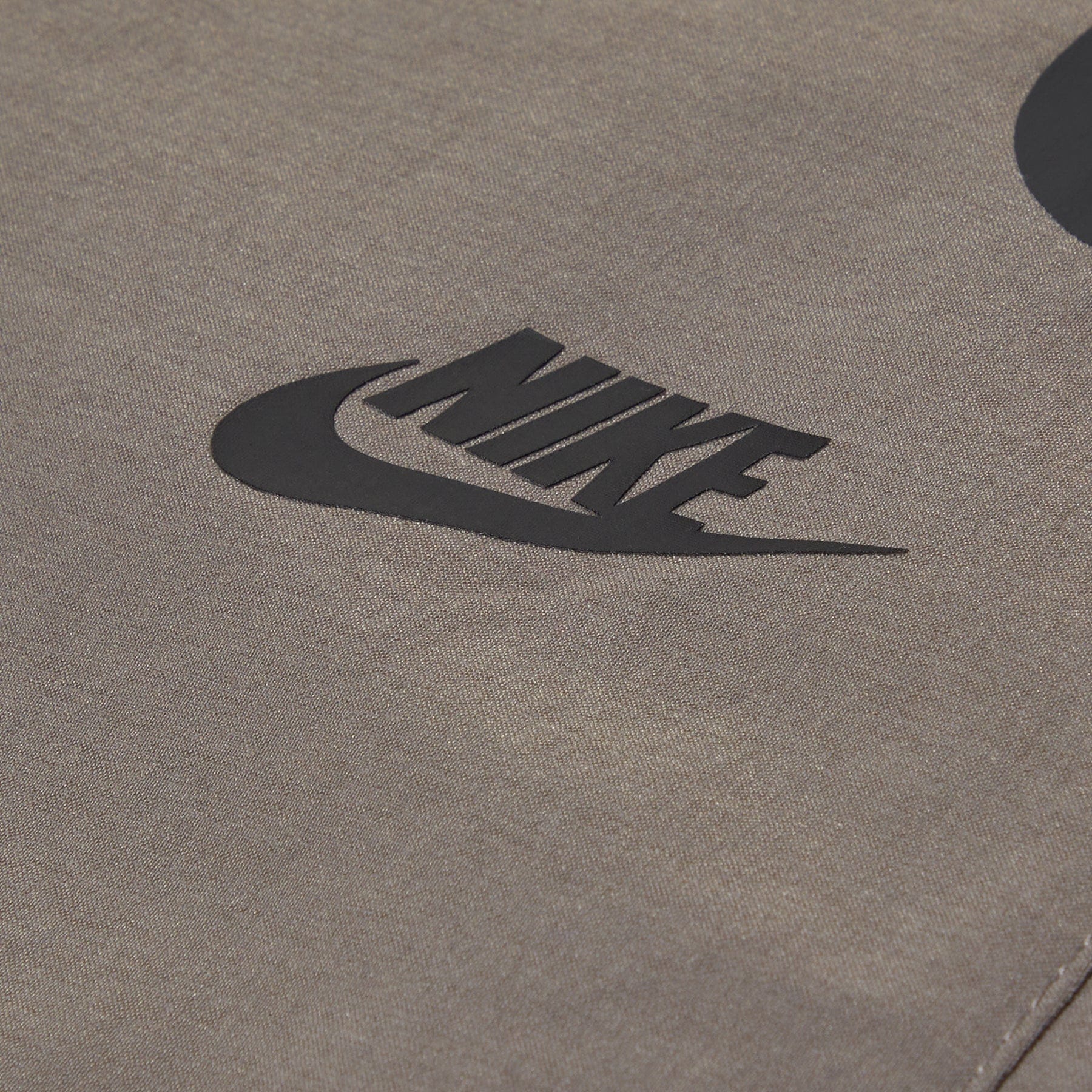 Nike Tech Woven Pants (Cave stone/Black)