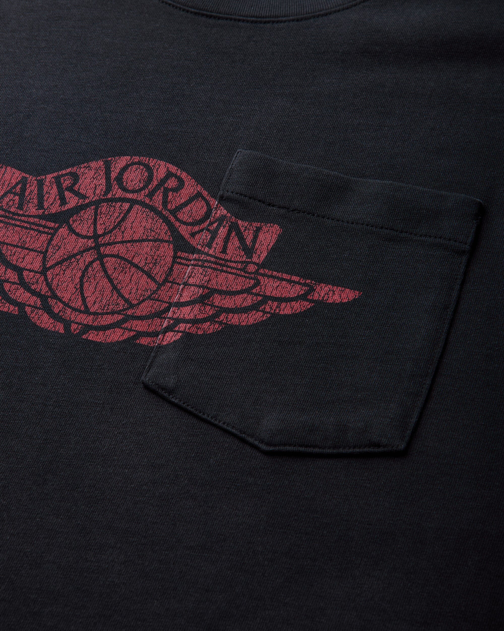 Nike Men's Jordan Flight Essentials Pocket T - Shirt Black