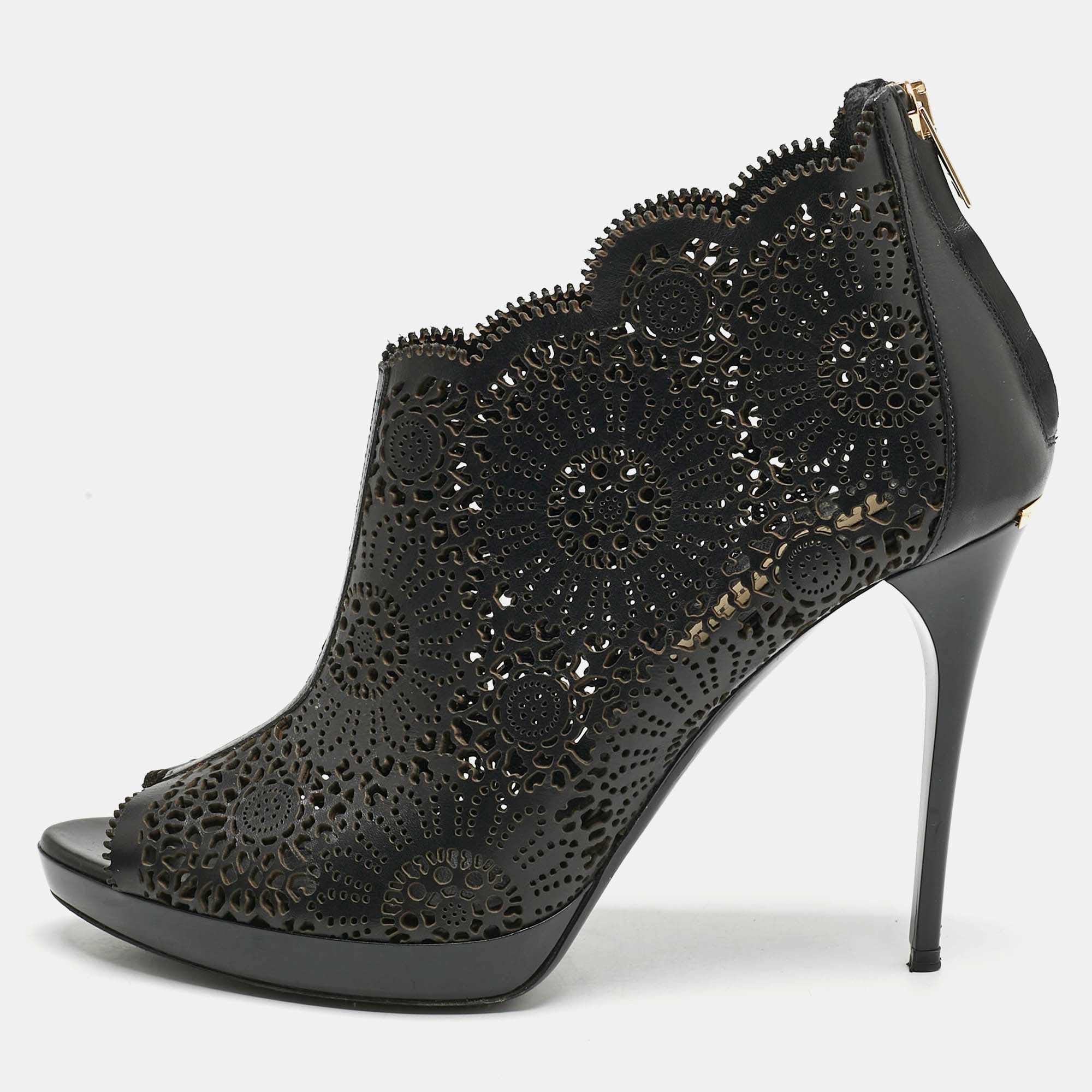 Burberry Black Laser Cut Leather Caythorpe Ankle Booties