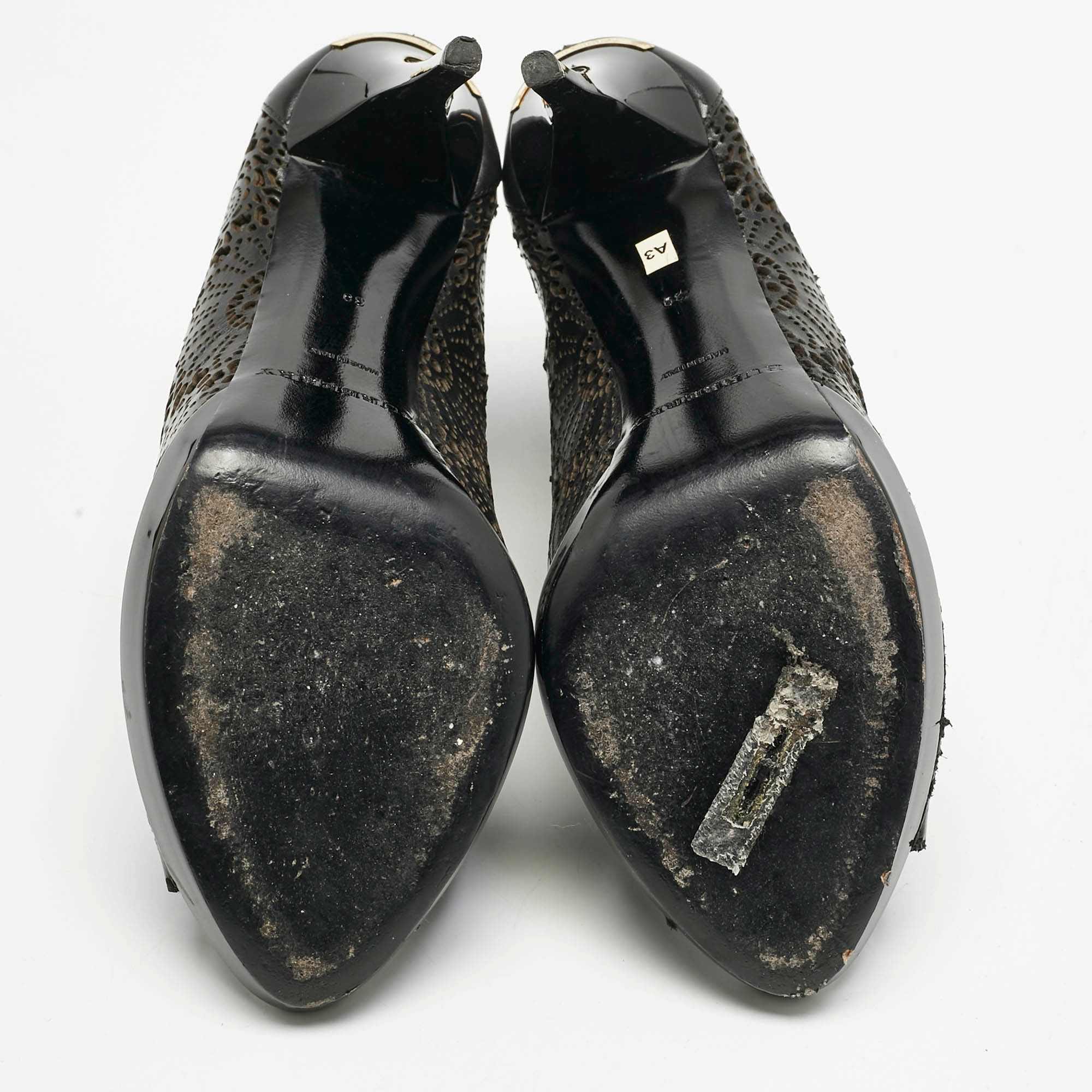 Burberry Black Laser Cut Leather Caythorpe Ankle Booties