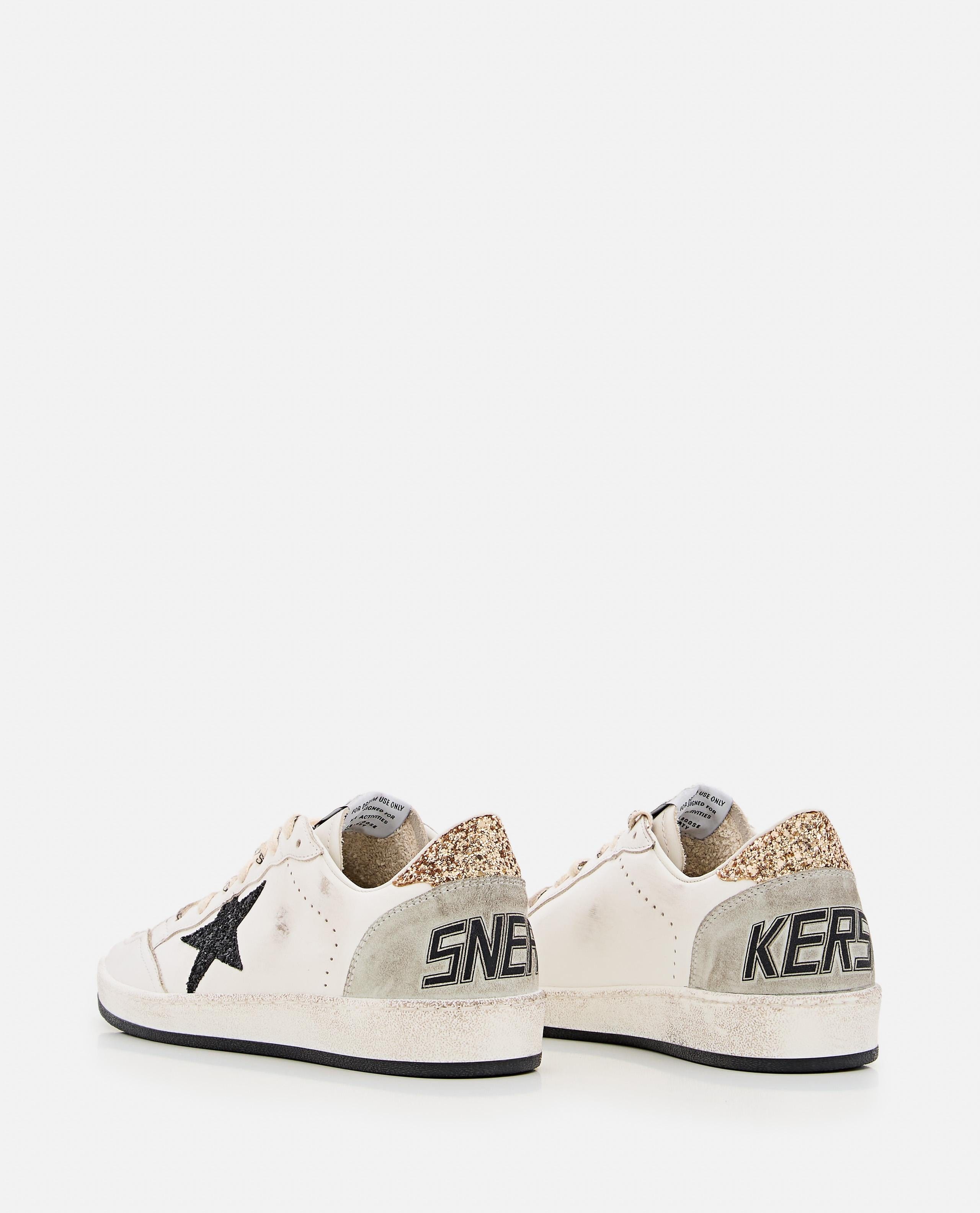 Golden Goose SNEAKERS BALLSTAR BIANCHE CON STELLA NERA