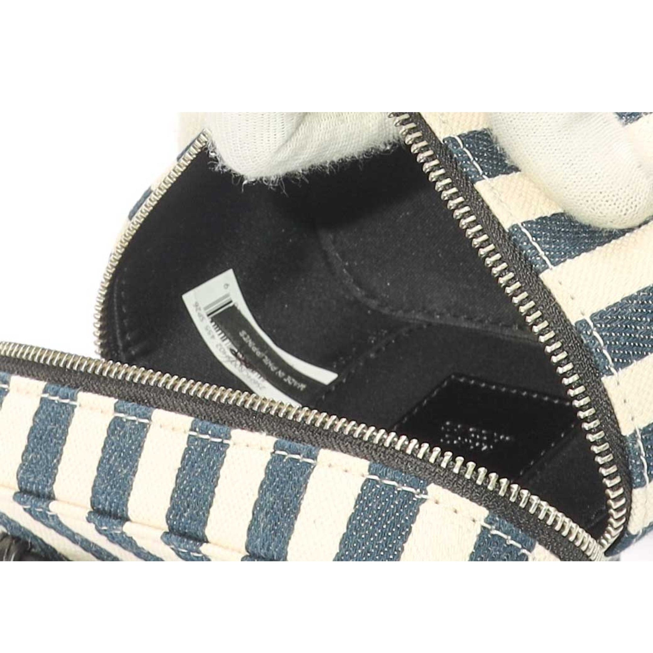 Marc Jacobs The E/W Everyday Vanity Logo Sling Bag