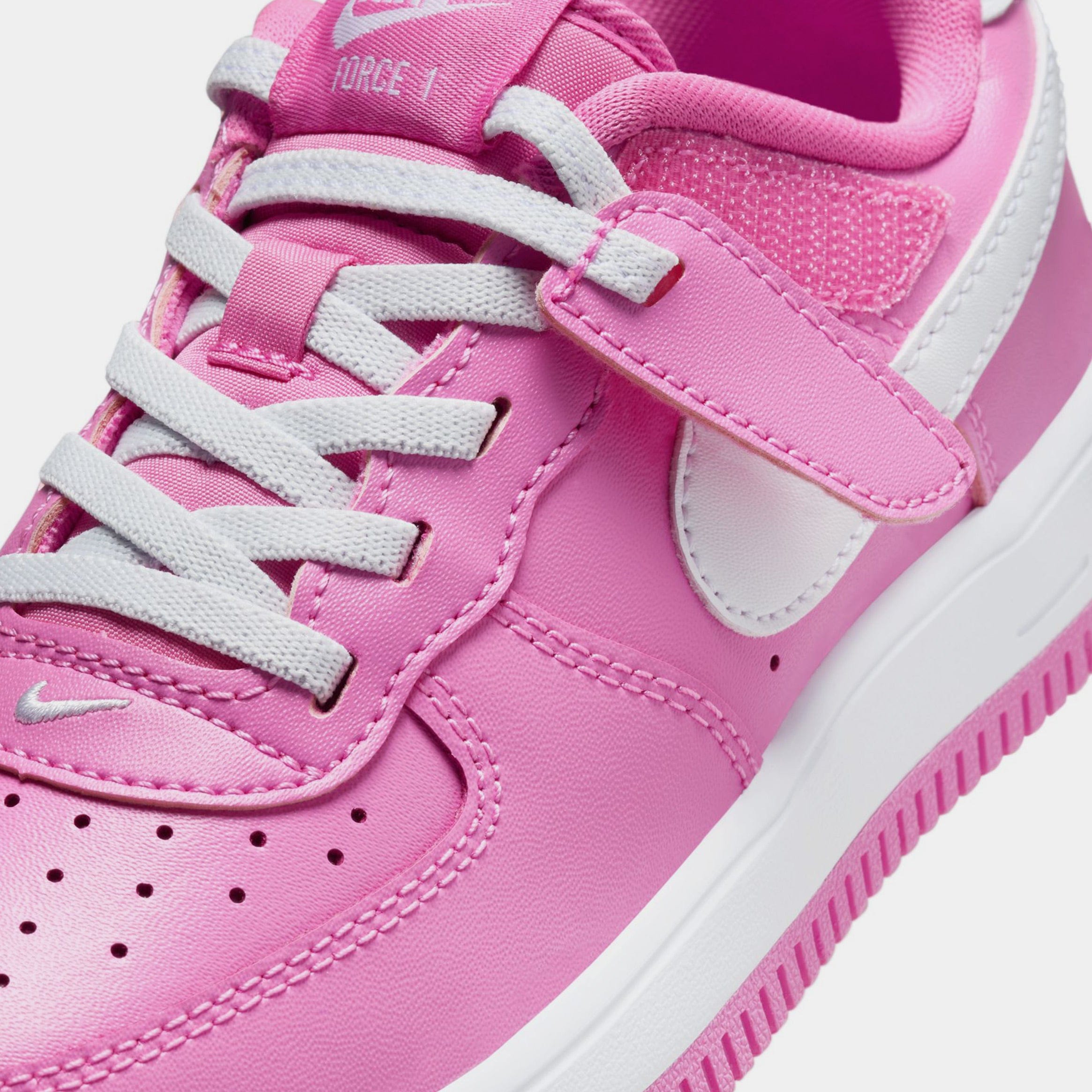 Nike Force 1 Low EasyOn Preschool Lifestyle Shoes (Pink/White)