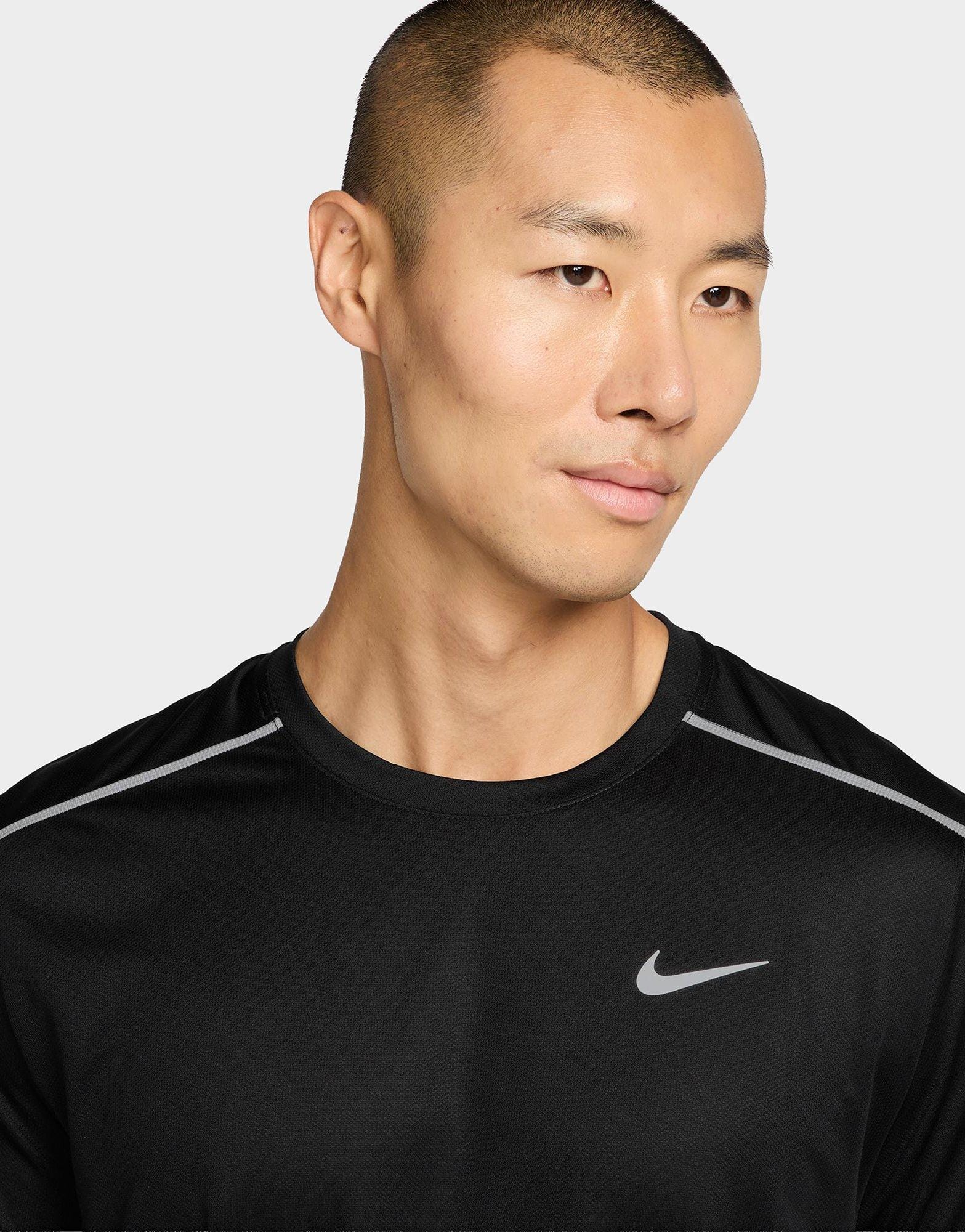 Nike Miler Dri - FIT UV - Protection Short - Sleeve
