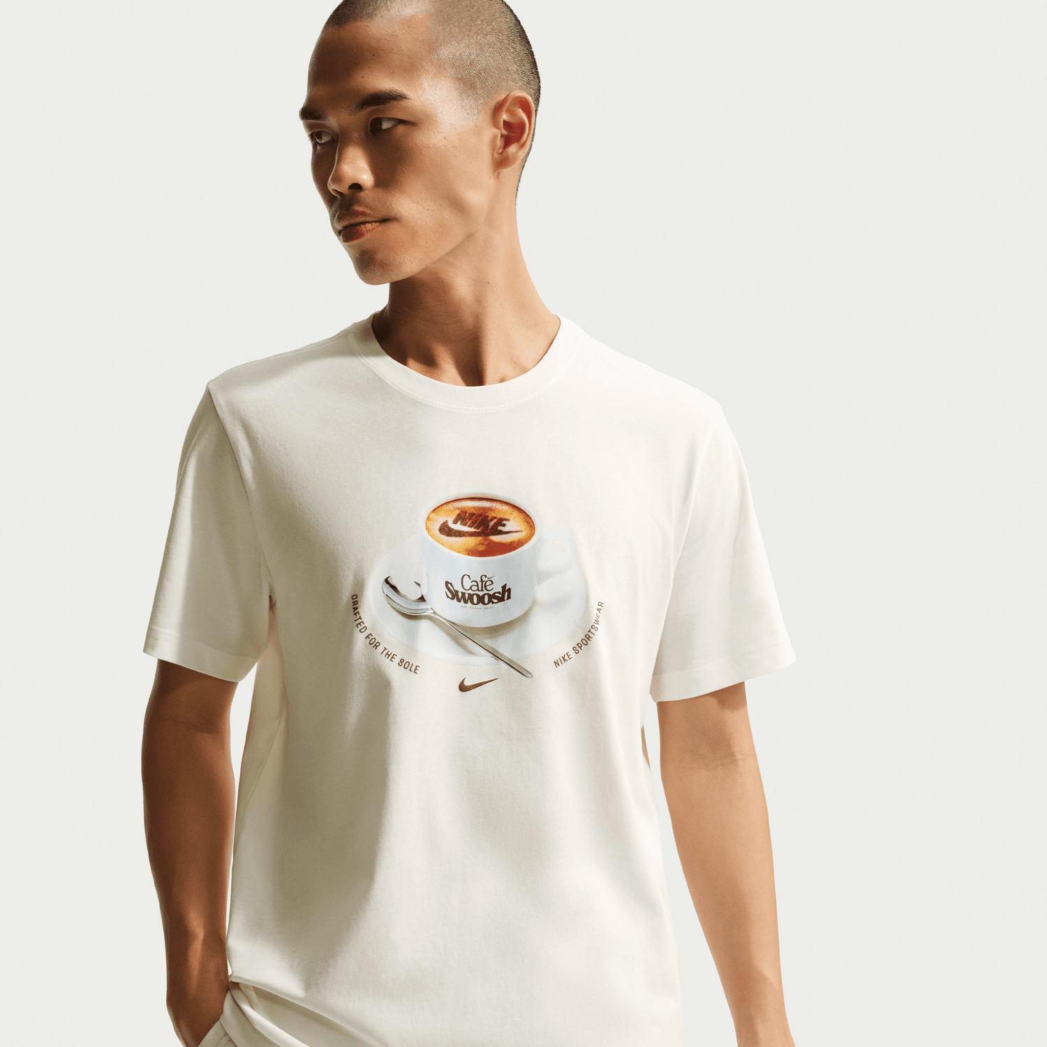 Nike Sportswear T - Shirt Cafe Swoosh/Sail