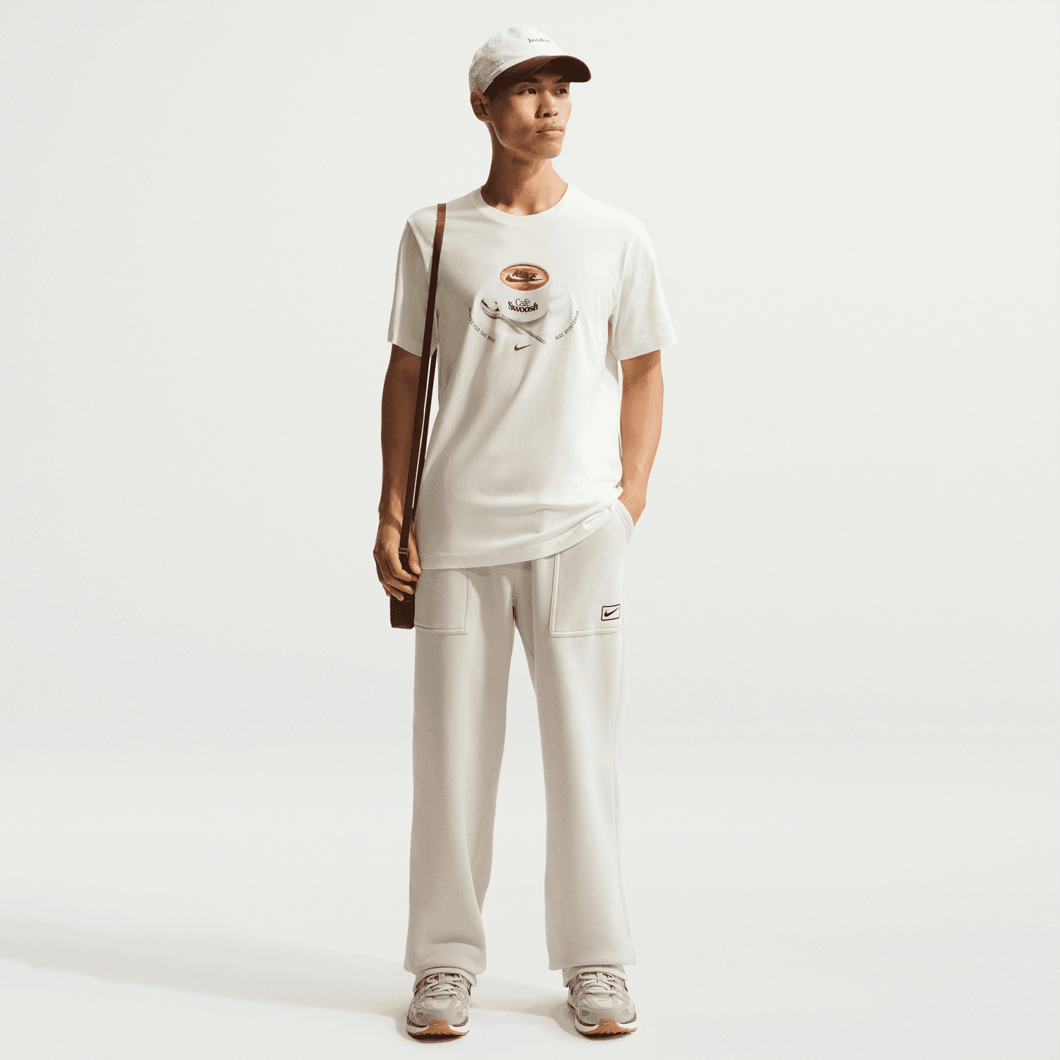 Nike Sportswear T - Shirt Cafe Swoosh/Sail