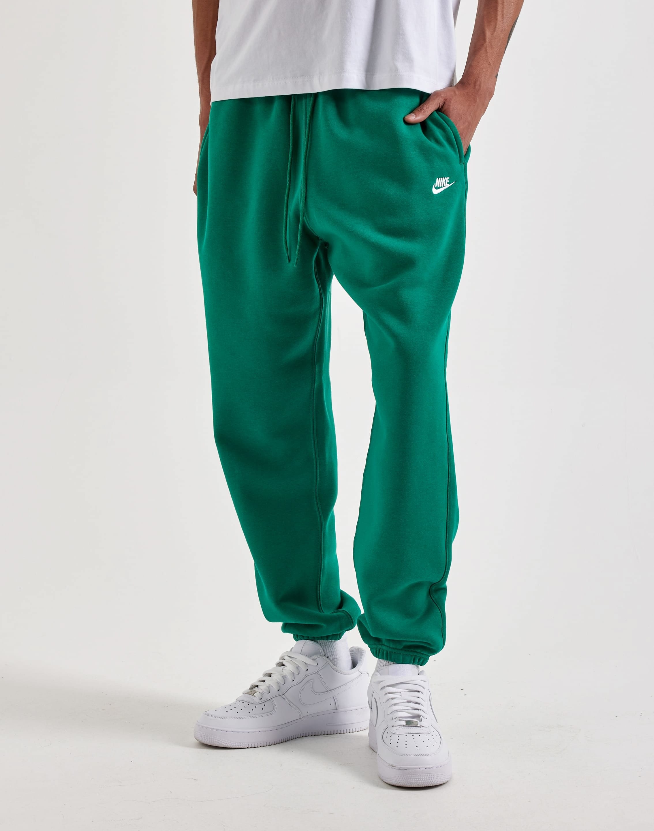 Nike Club Cuffed Brushed Fleece Pants