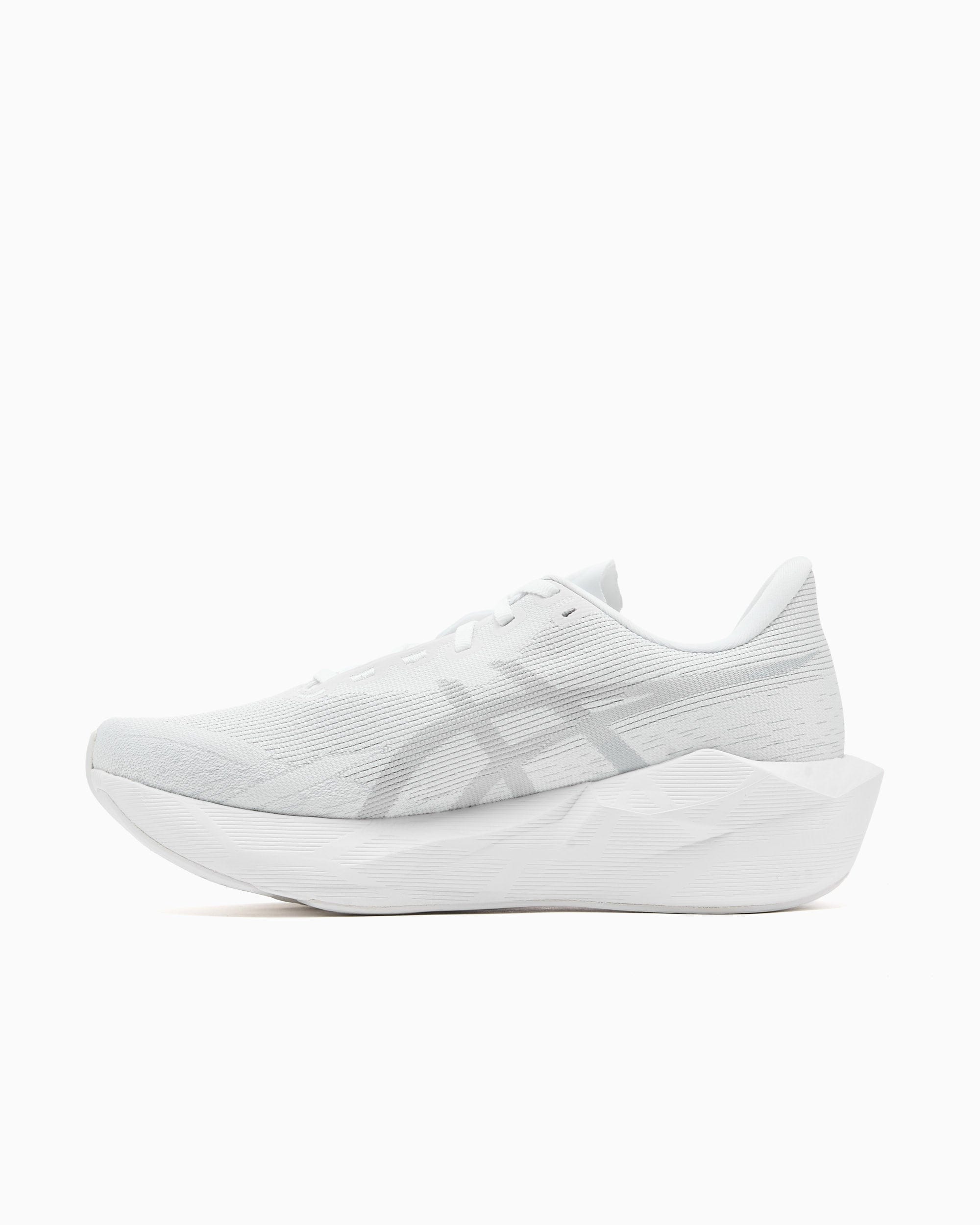 ASICS Novablast 6