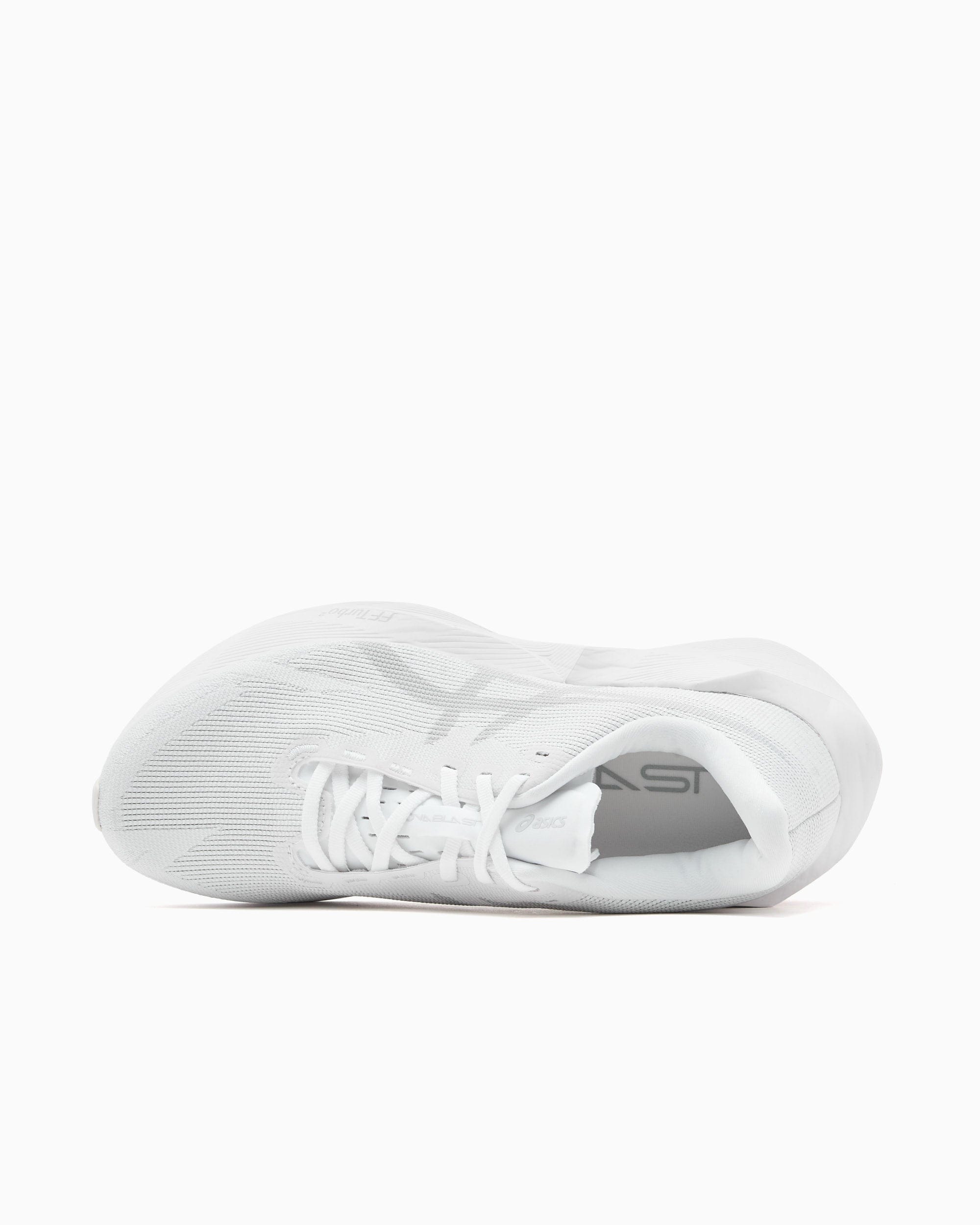 ASICS Novablast 6