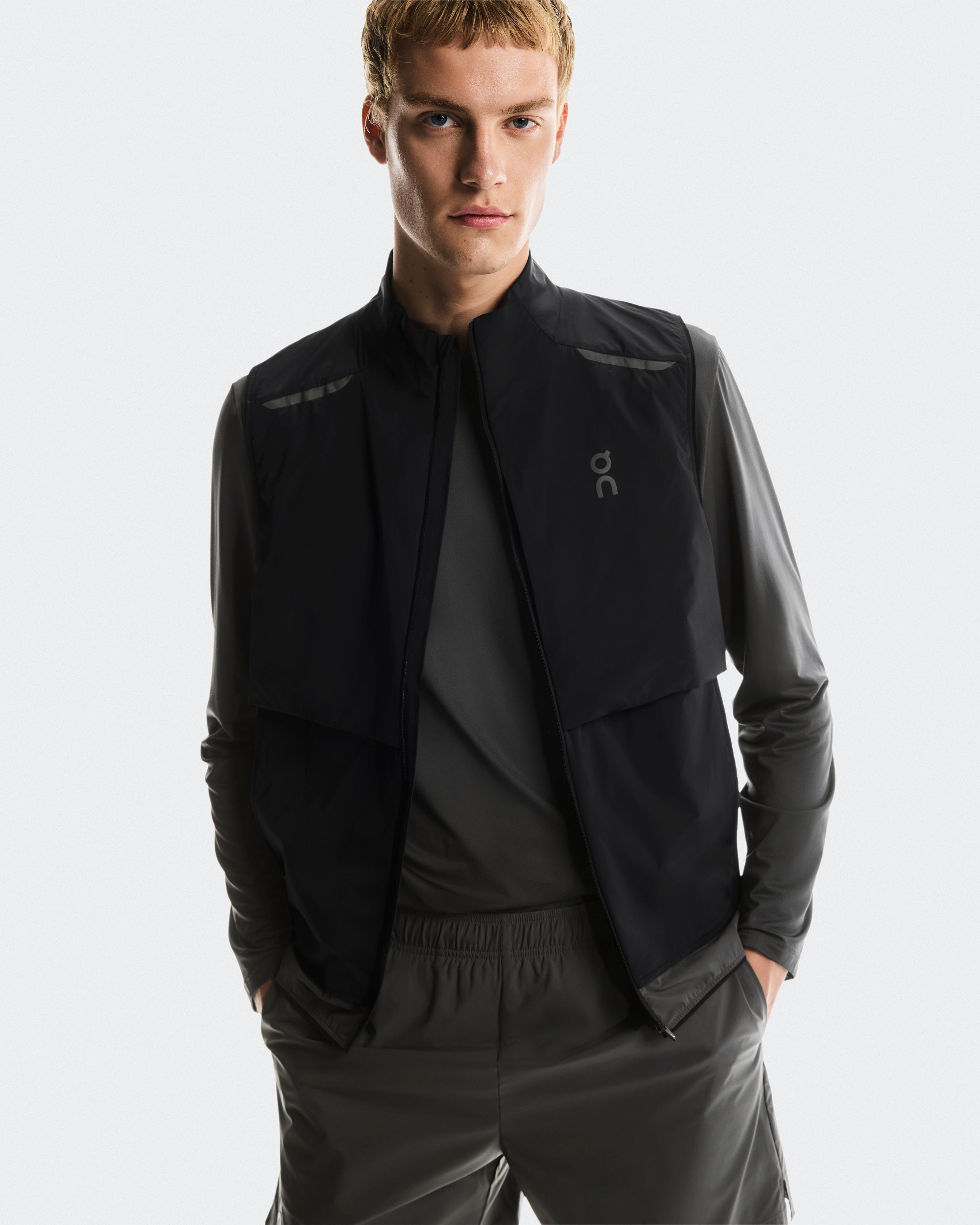 On Running On Weather Vest Black | Eclipse