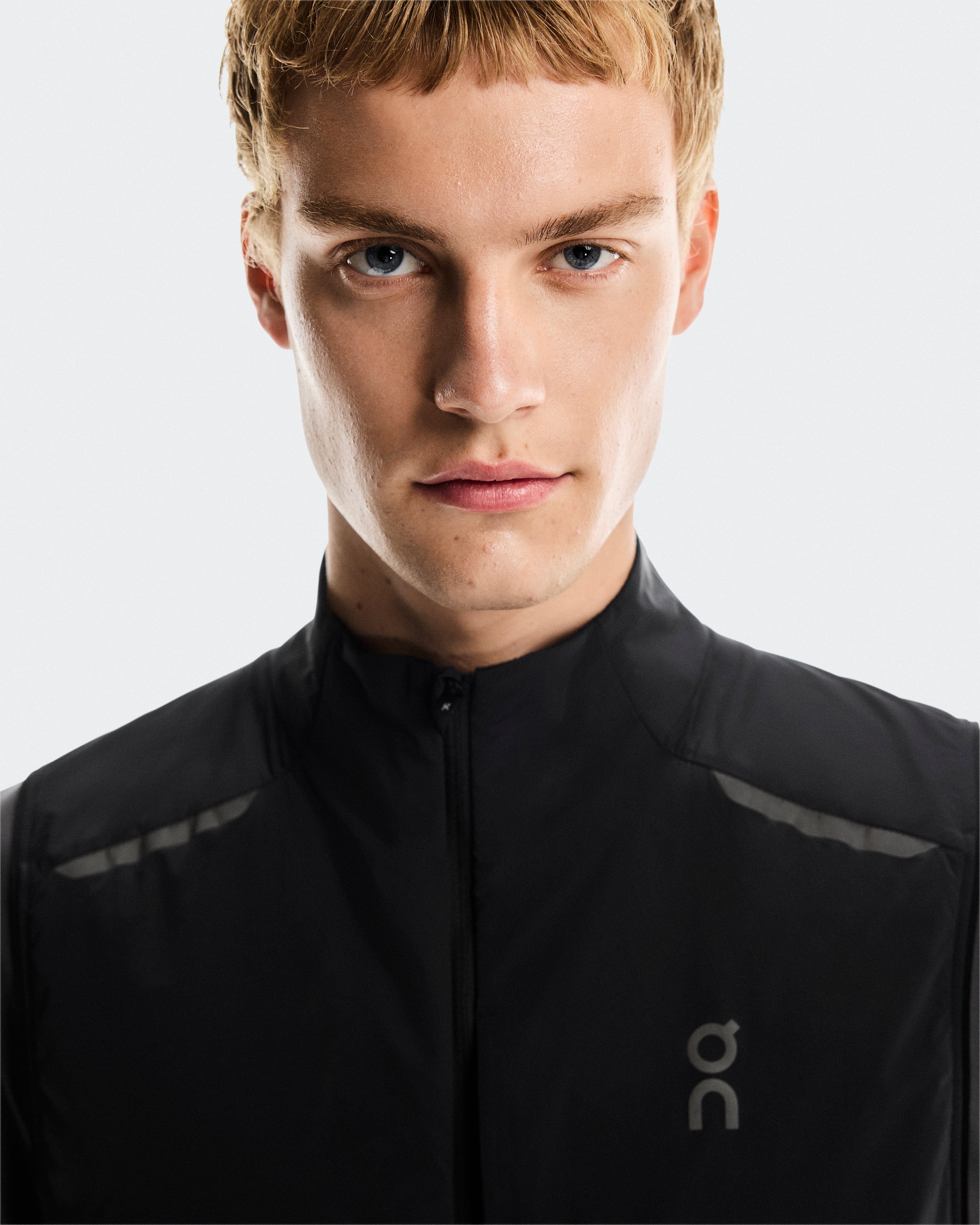 On Running On Weather Vest Black | Eclipse