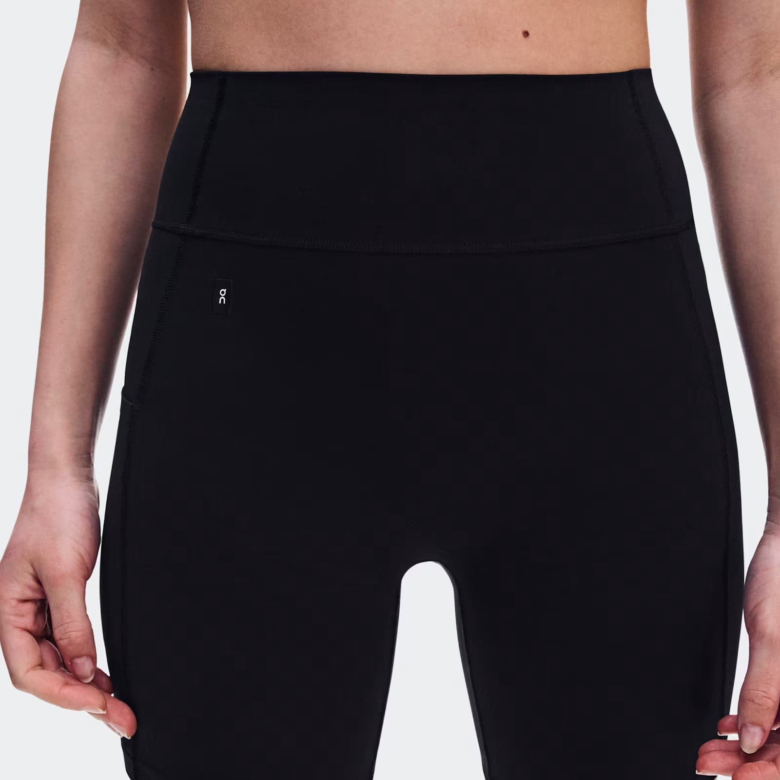 On Running On Studio Leggings Short 6" Black (Women'S)