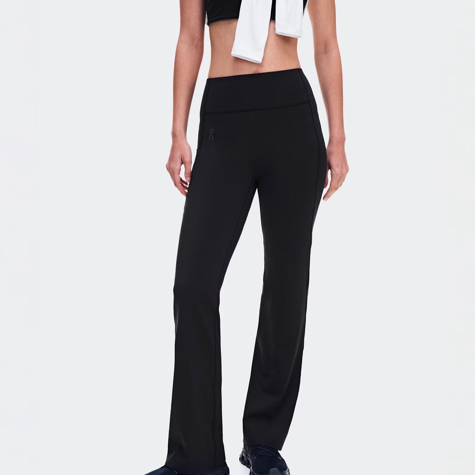 On Running On Studio Flared Pants 30" Black (Women'S)