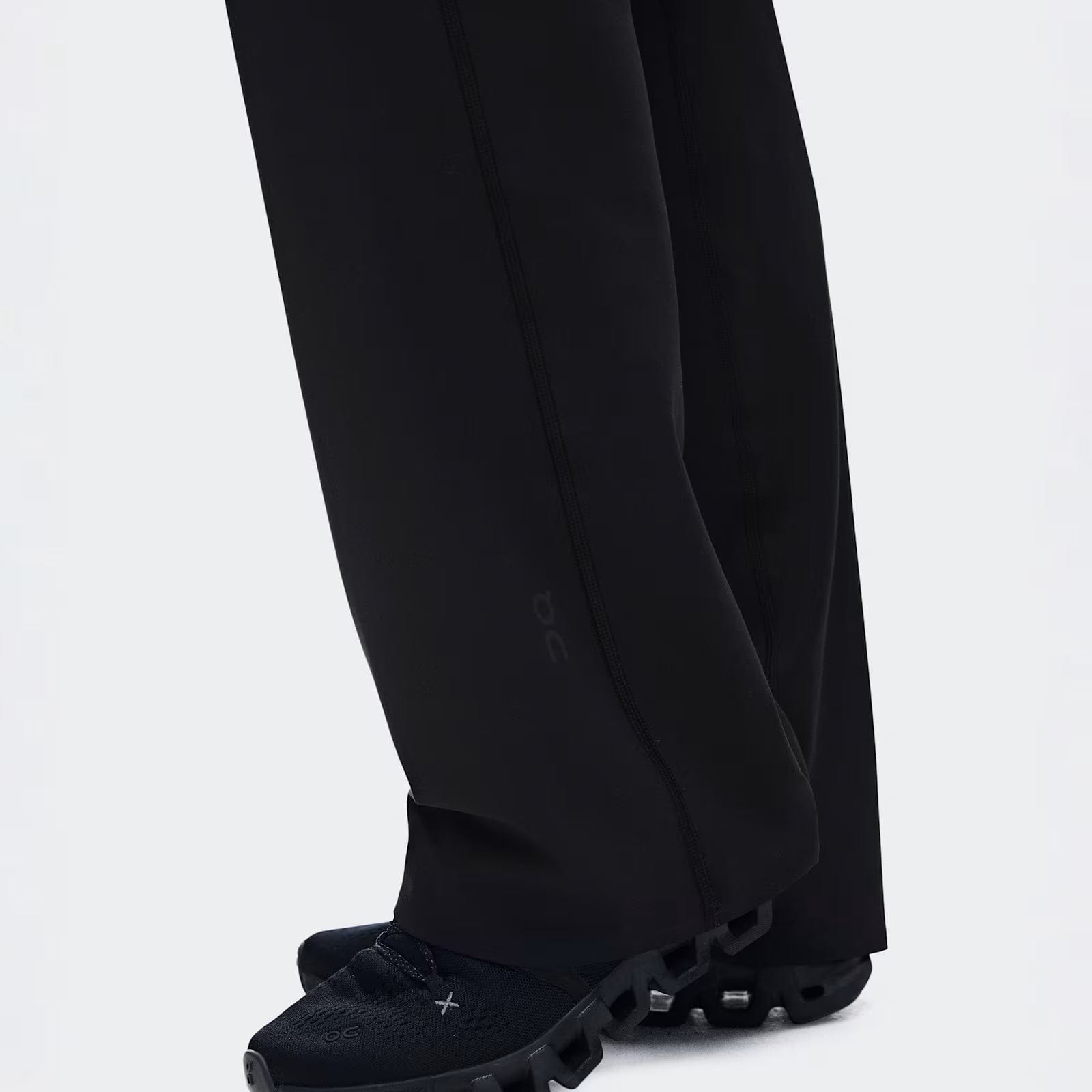 On Running On Studio Flared Pants 30" Black (Women'S)