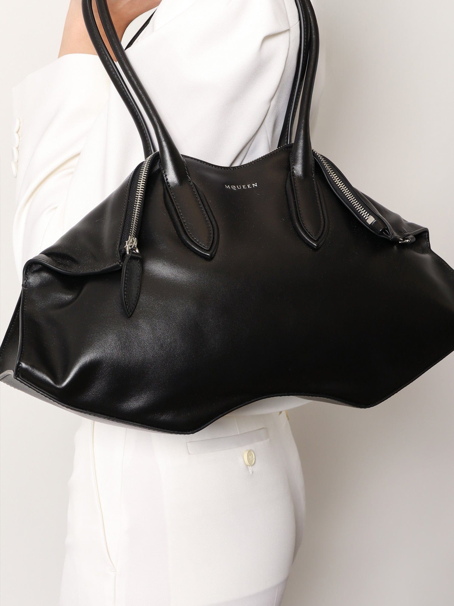 Alexander McQueen Manta leather shoulder bag