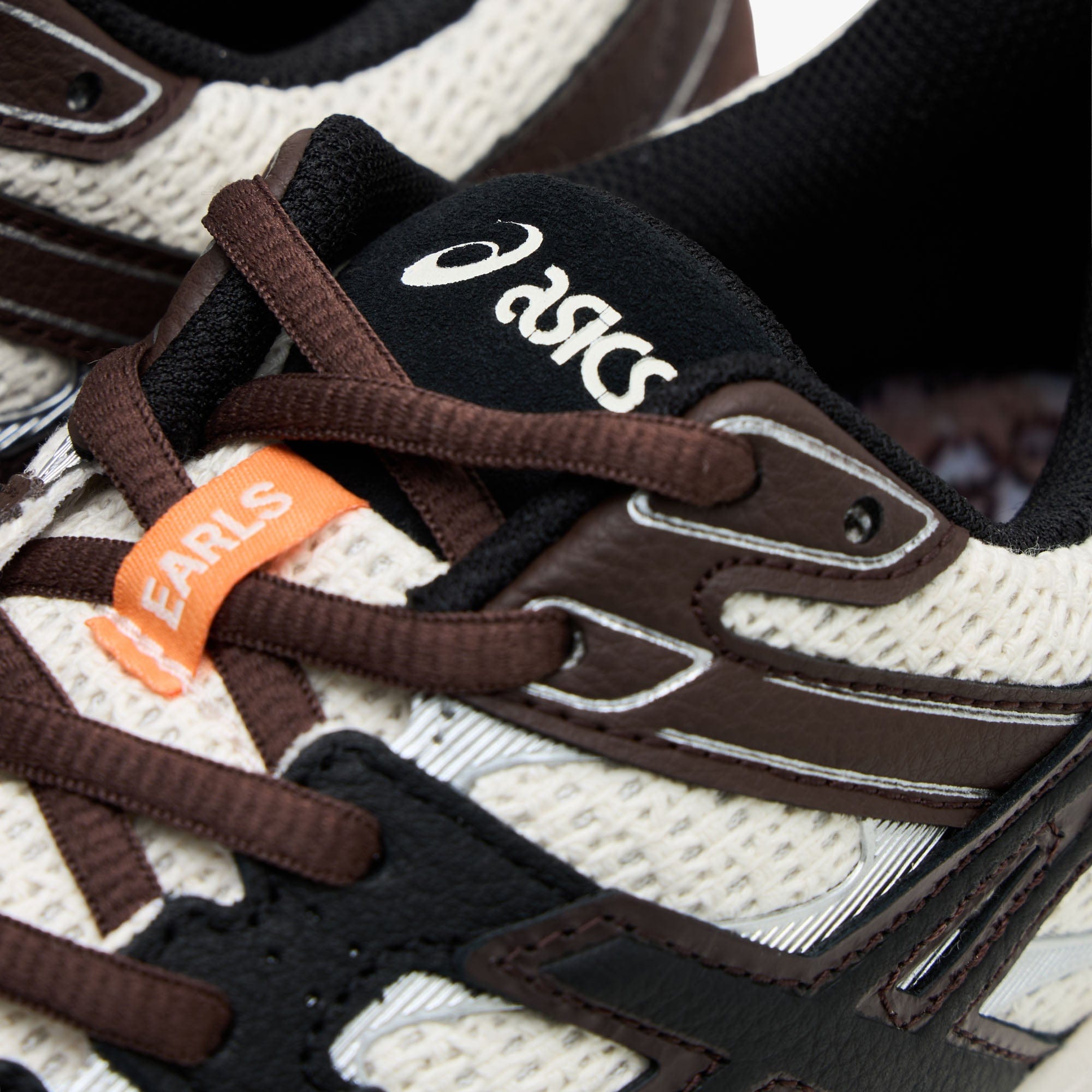 ASICS x EARLS GEL - CUMULUS 16 Coconut Milk / Black