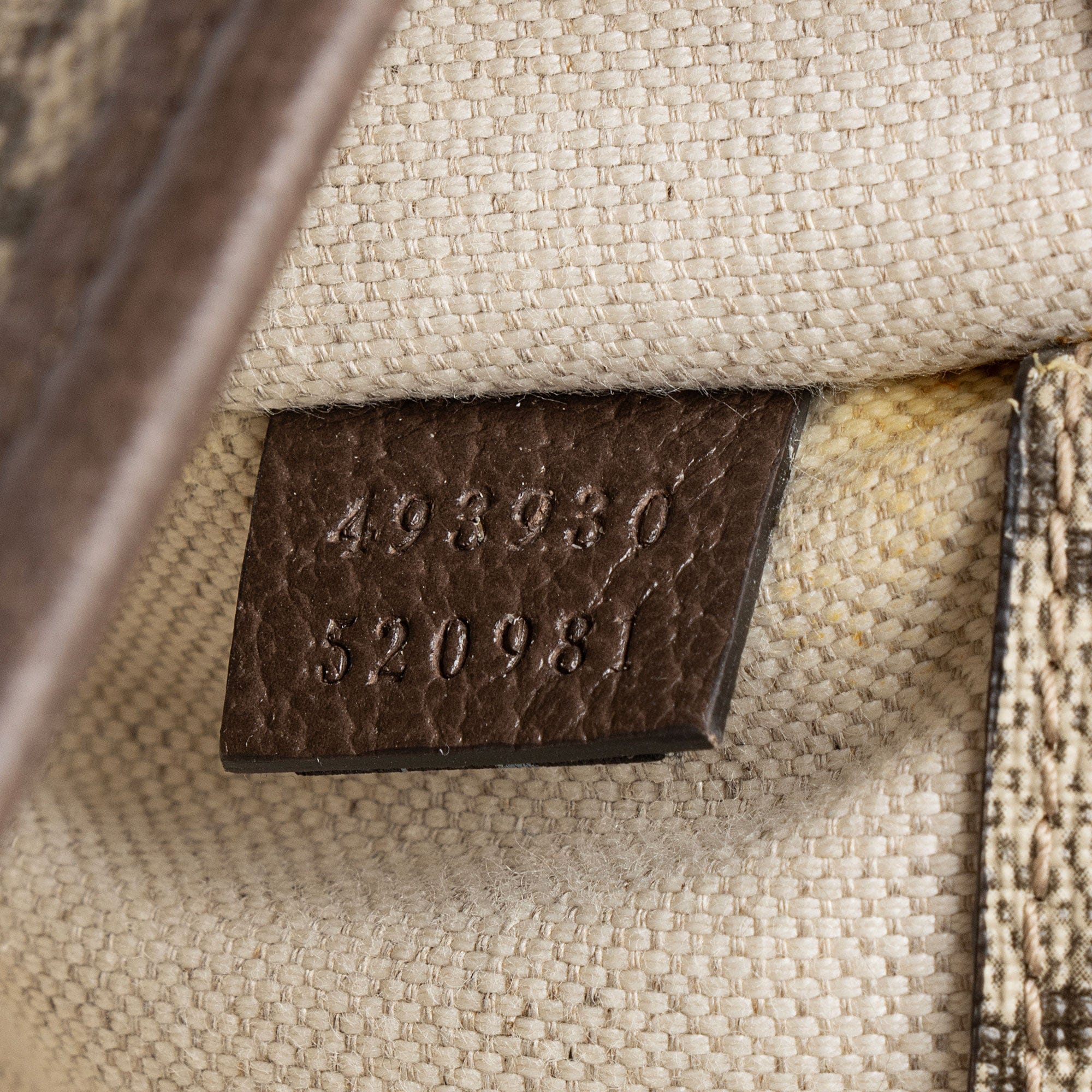 Gucci GG Supreme Neo Vintage Belt Bag