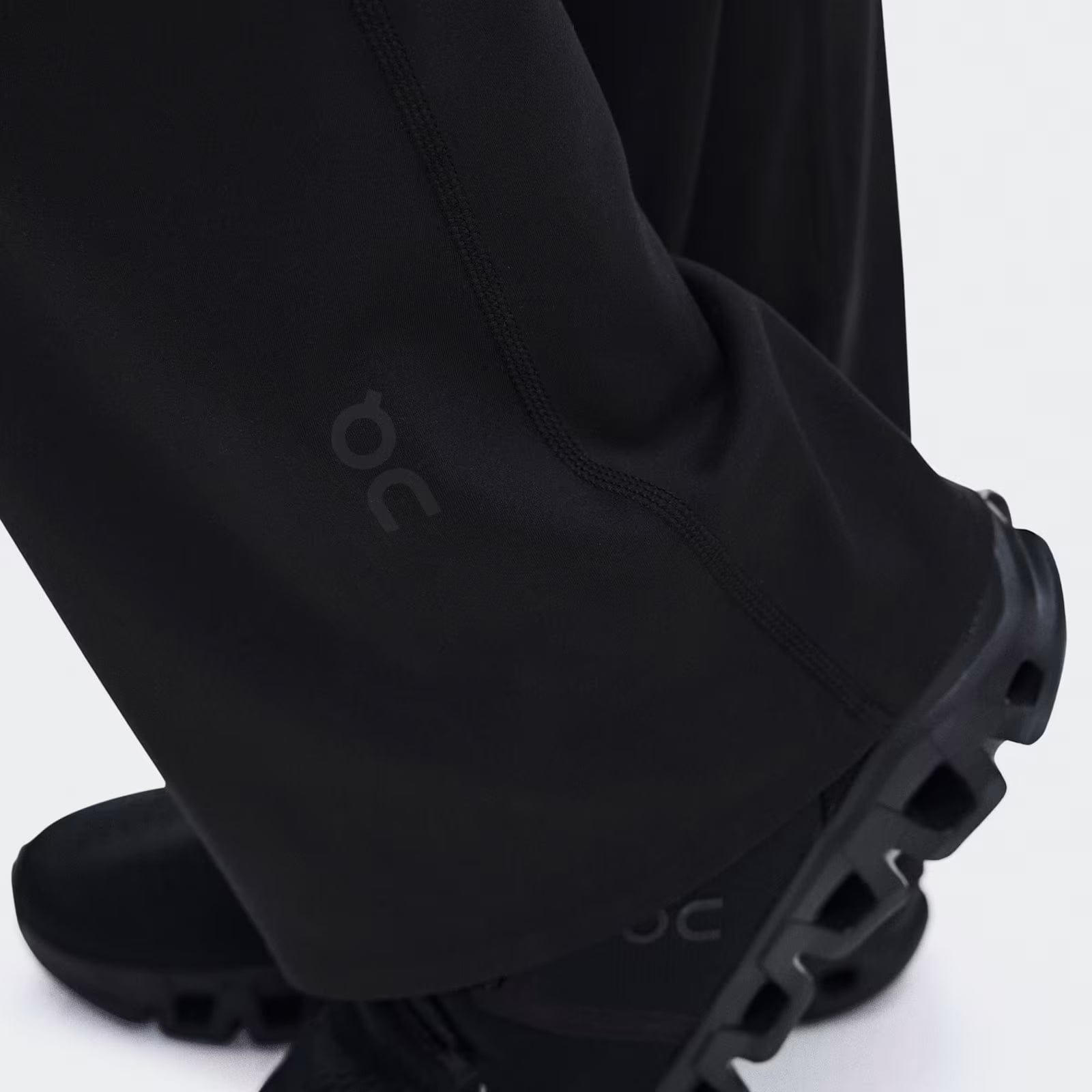 On Running On Studio Flared Pants 32" Black (Women'S)