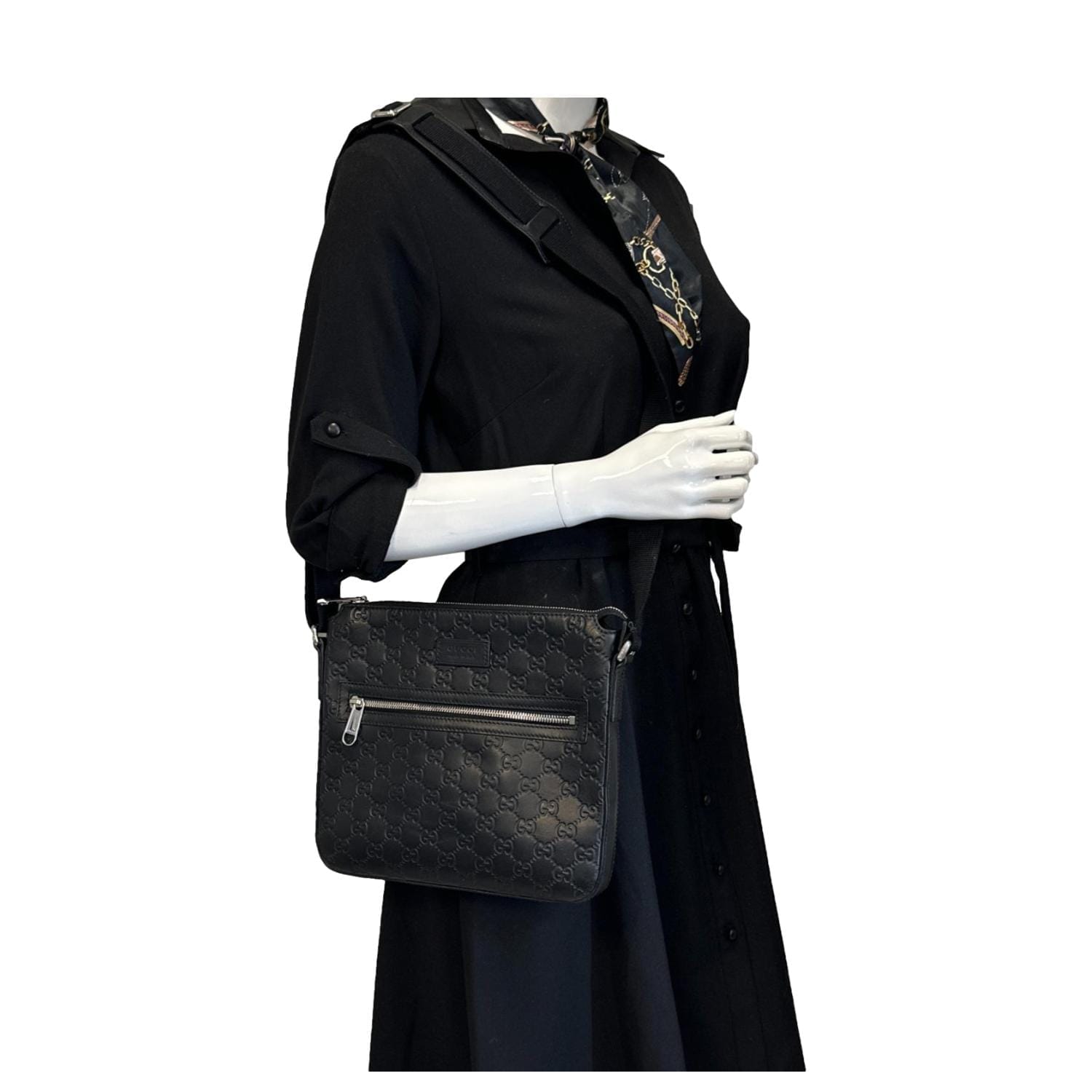 GUCCI GG Signature Leather Messenger Bag Black 406410
