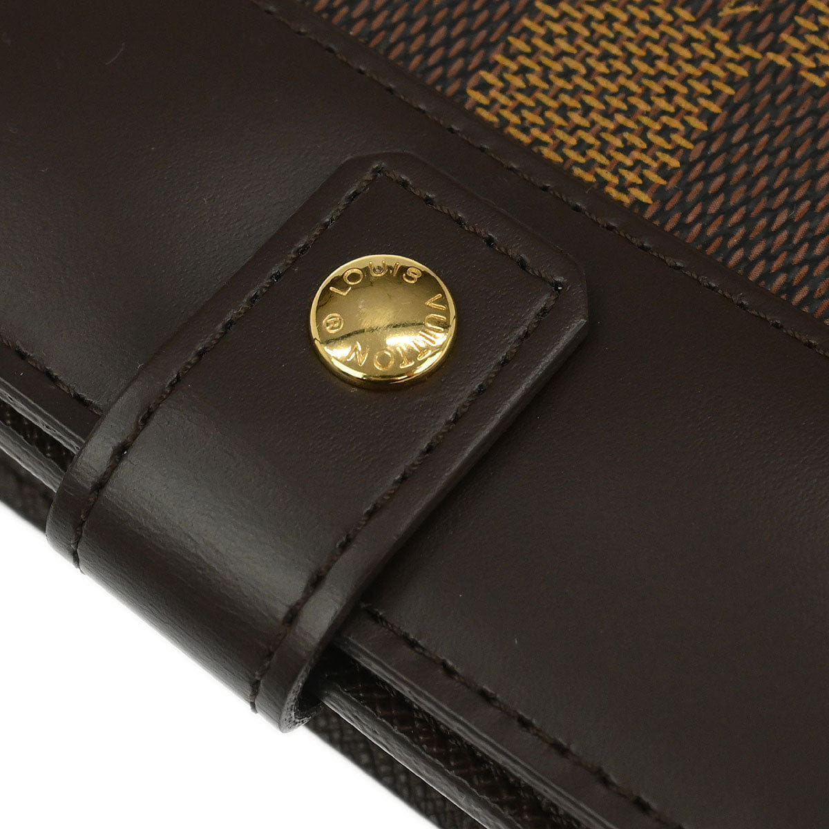 Louis Vuitton 2009 Damier Compact Zip Wallet N61668