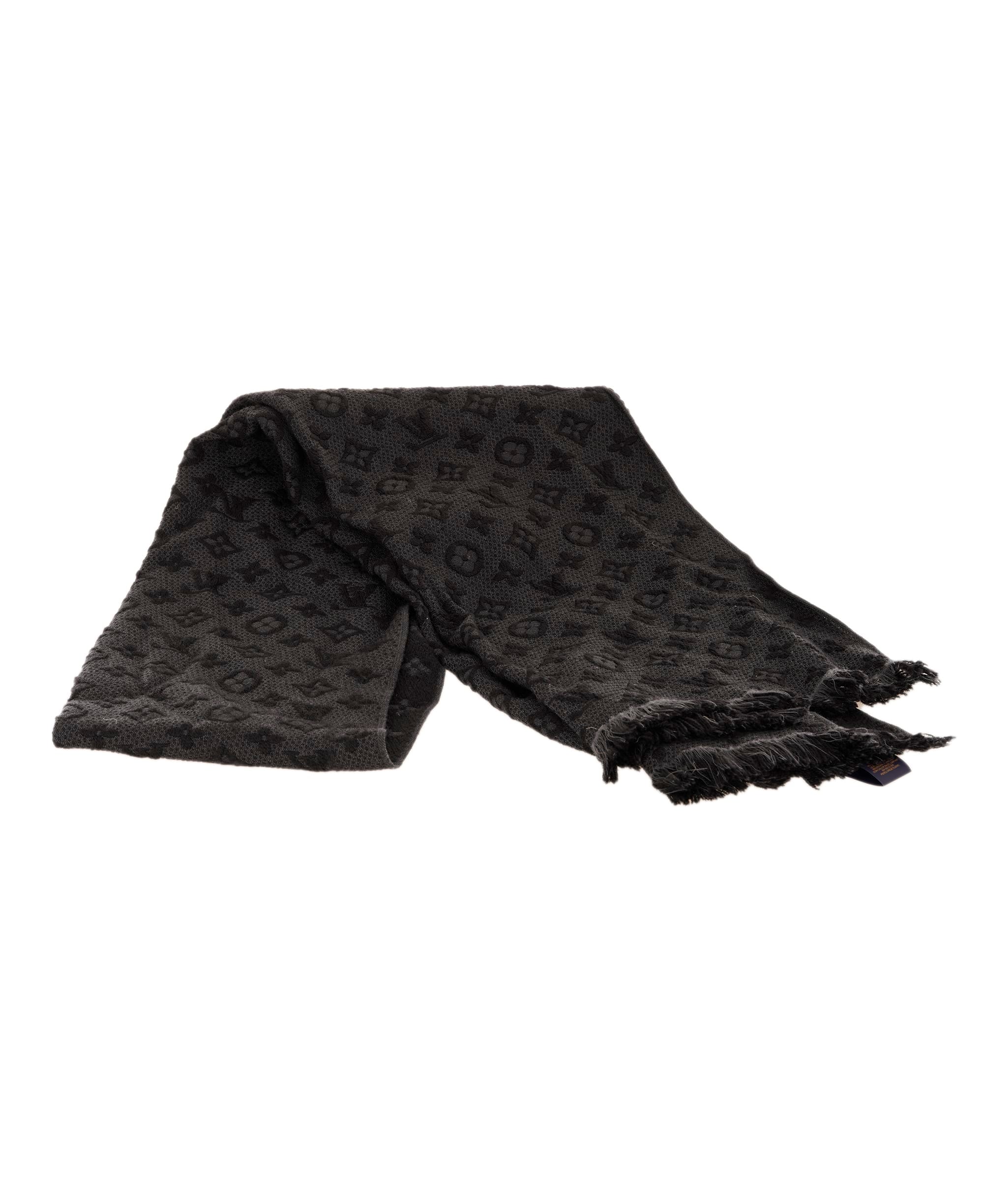 Louis Vuitton Scarves