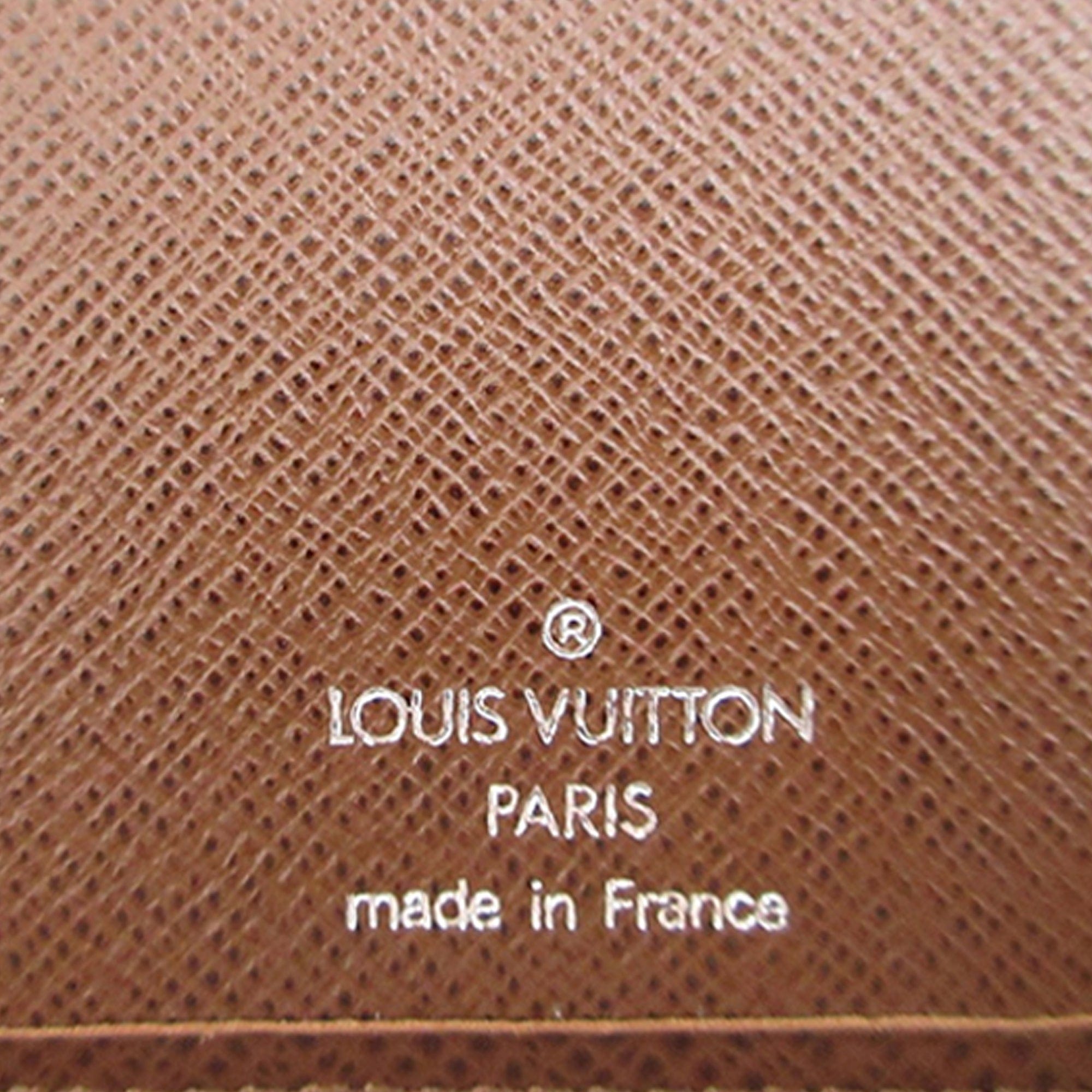 Louis Vuitton Taiga Portefeuille Brazza Bifold Long Wallet