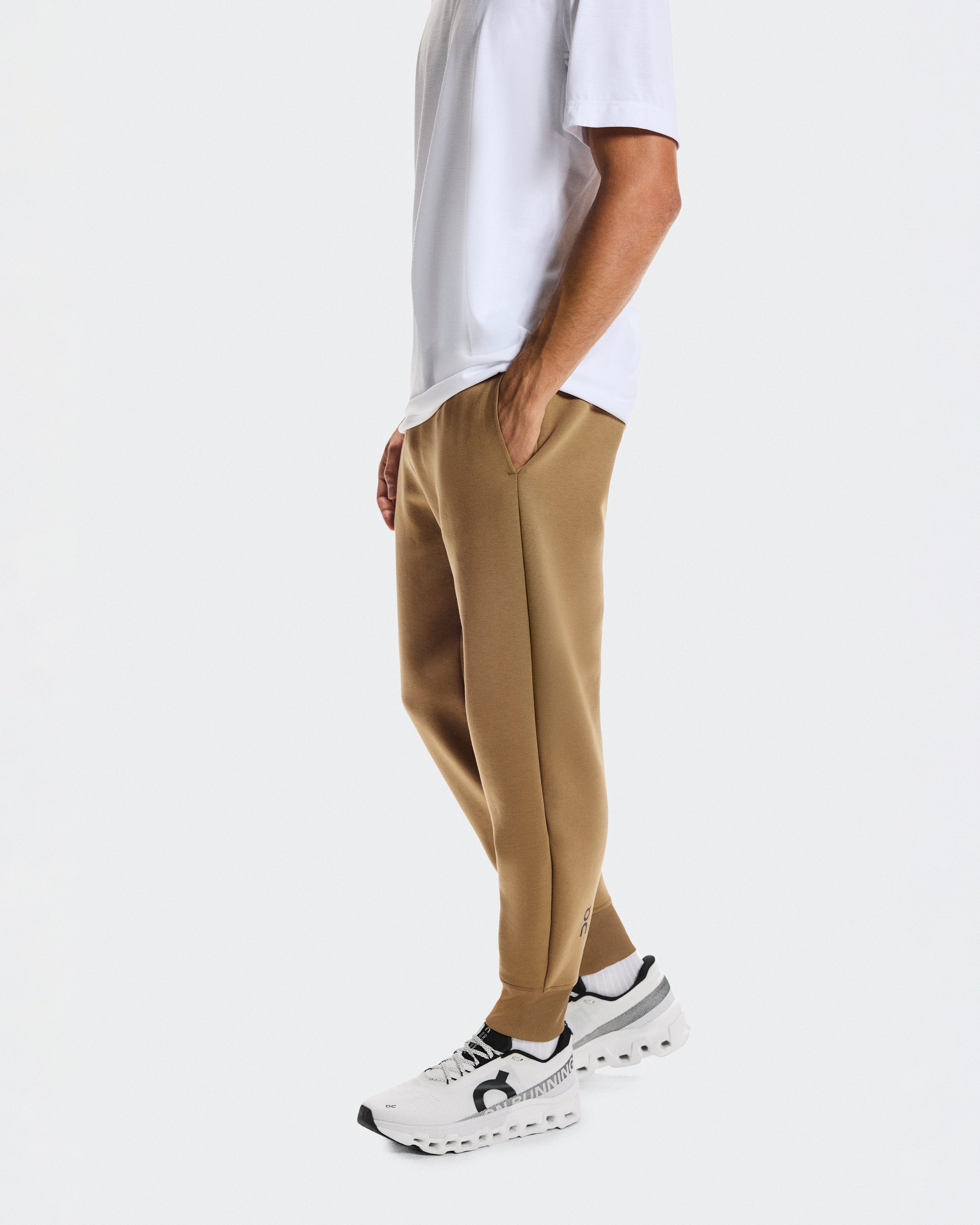 On Running On Focus Tech Sweatpants Nutmeg