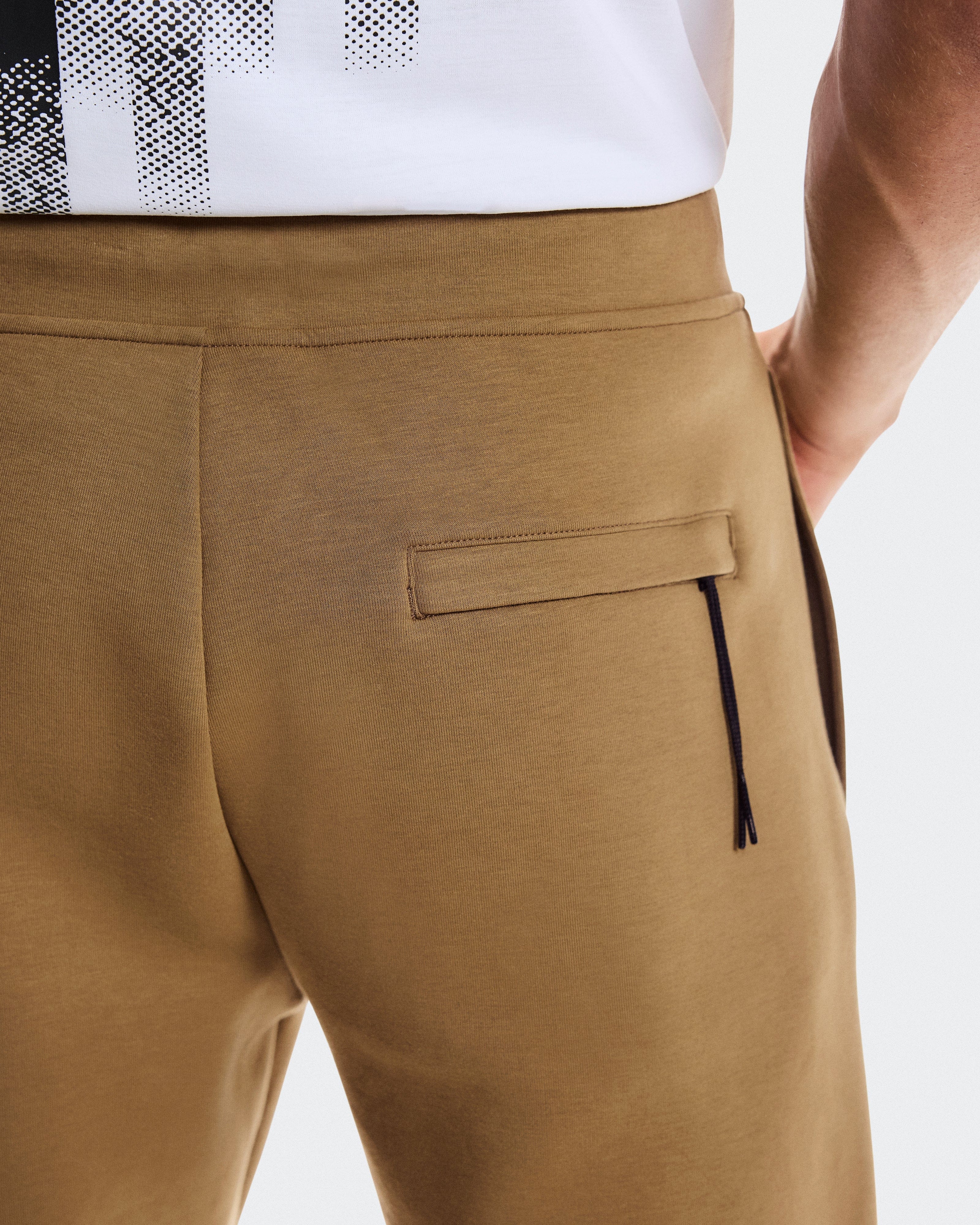 On Running On Focus Tech Sweatpants Nutmeg