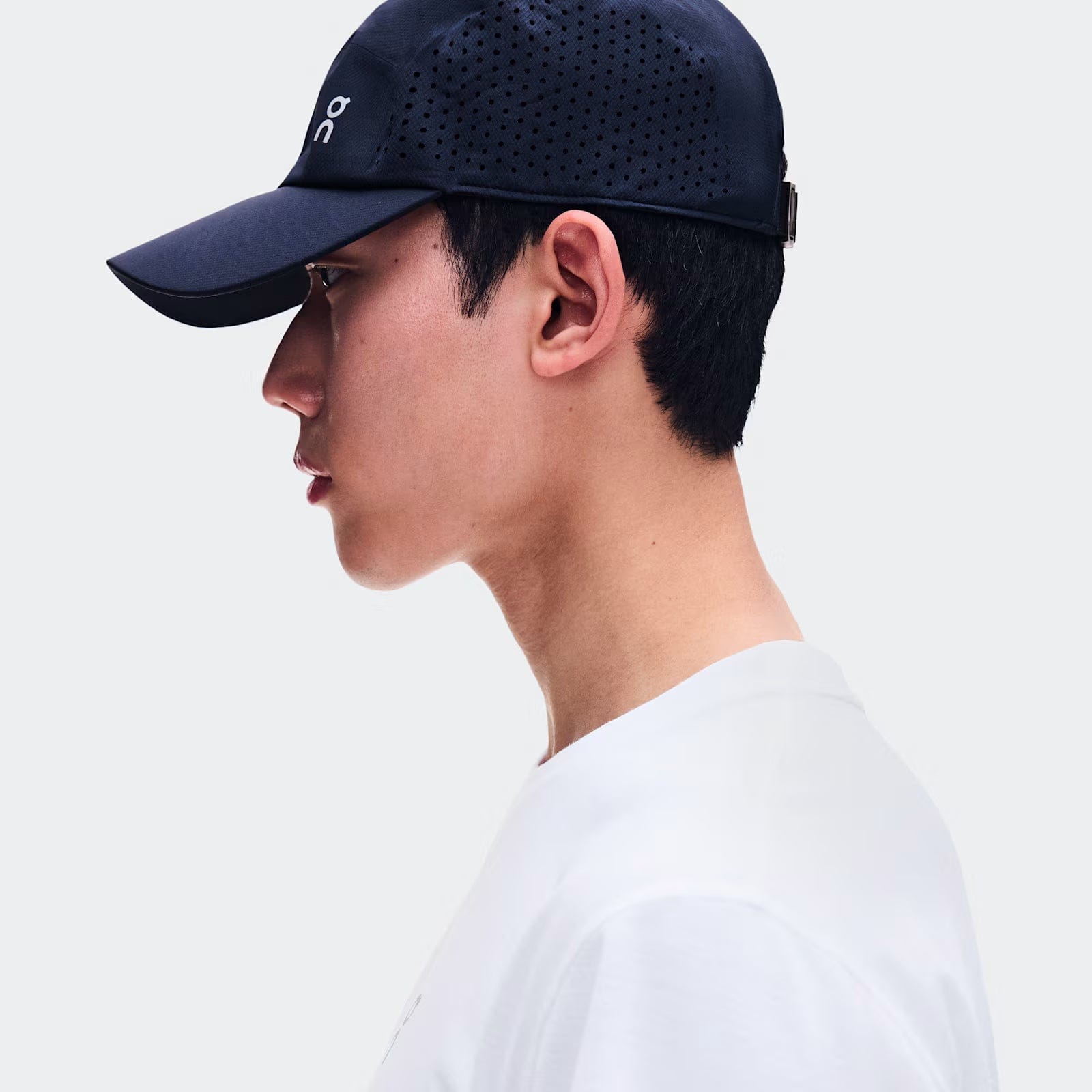 On Running On Lightweight Cap Navy