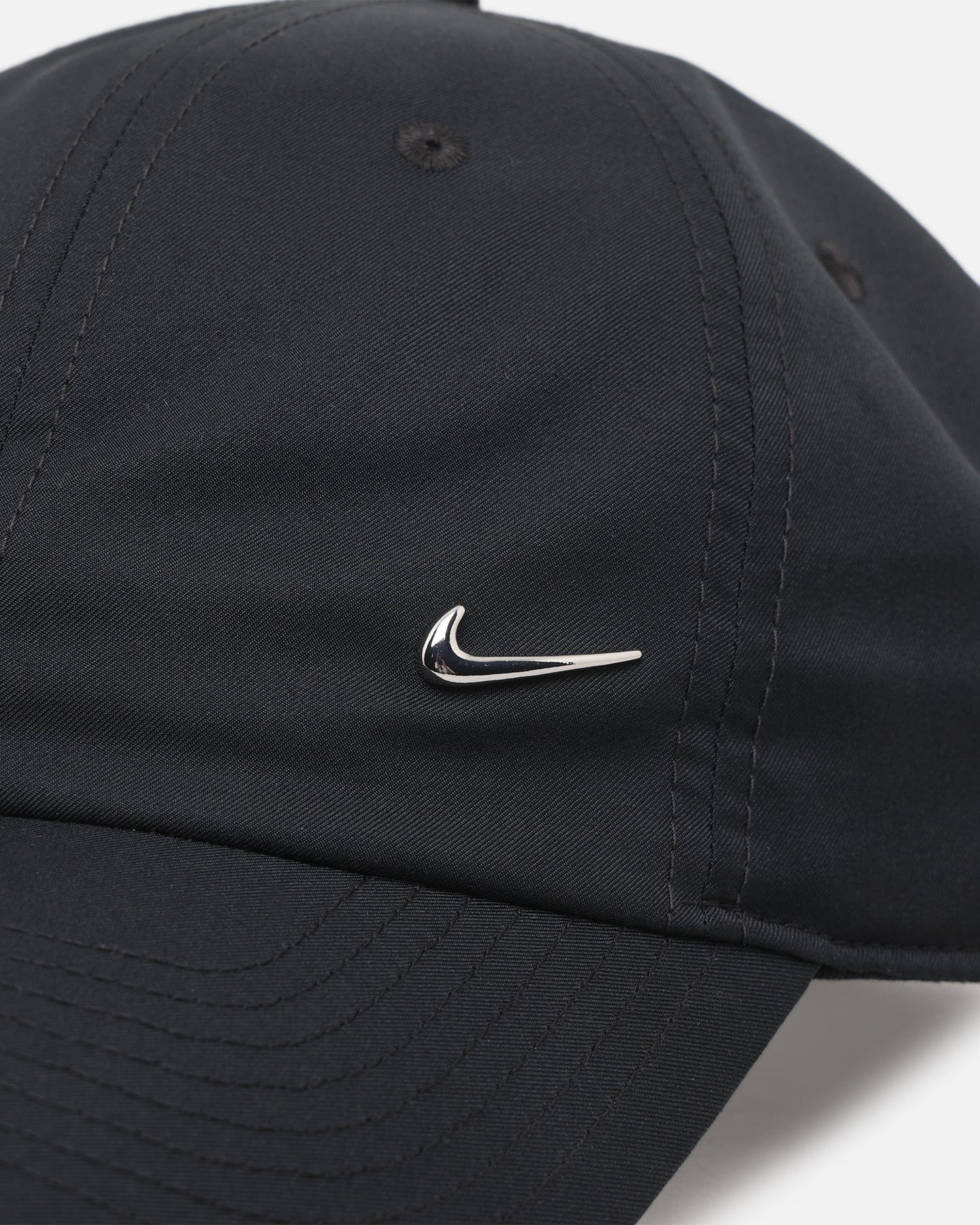 Nike Unstructured Dri - Fit Club Metal Swoosh Strapback Cap Black/Silver