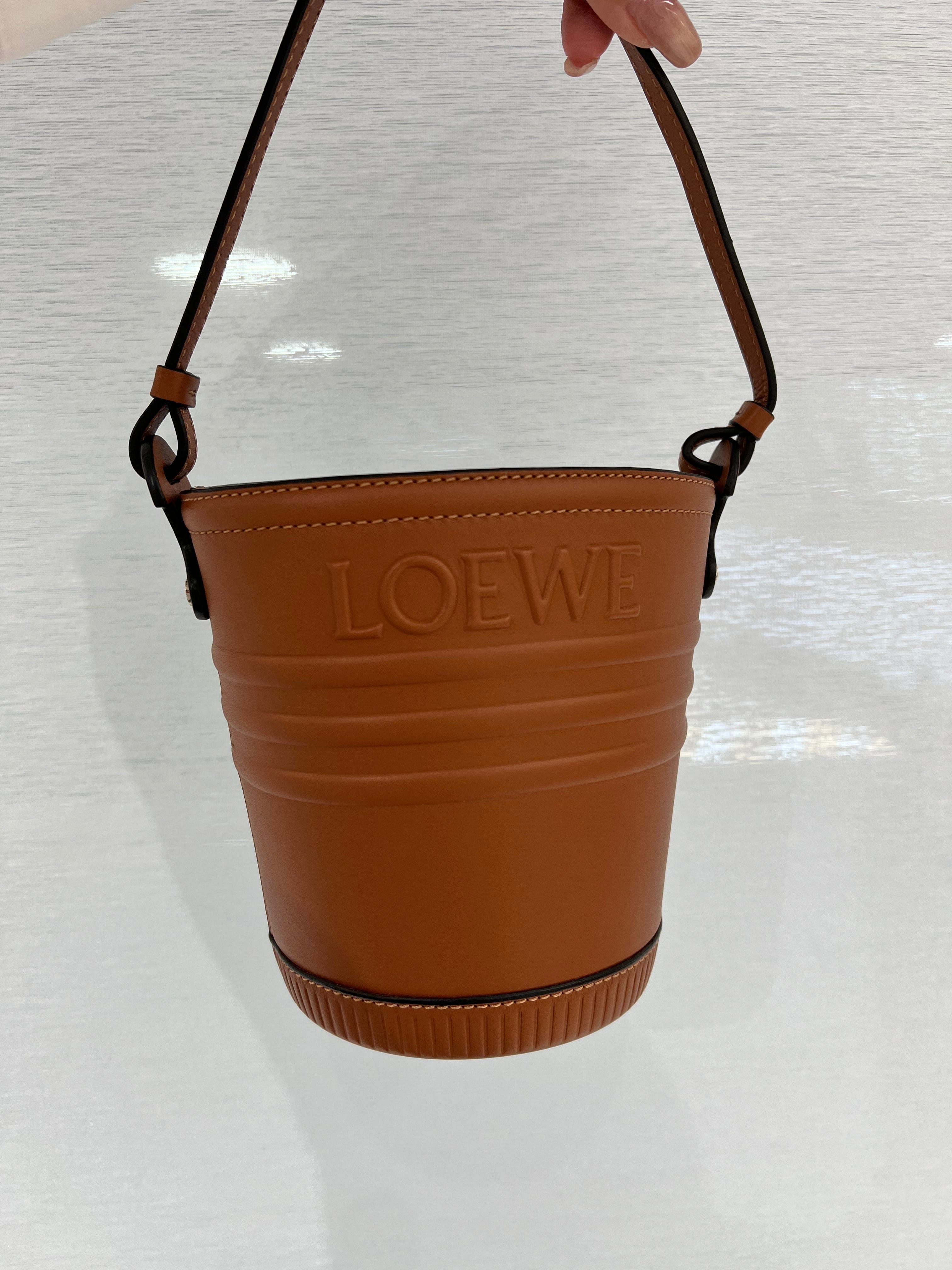 Loewe TAN CALF JARDINIER POCKET BAG SYC1972