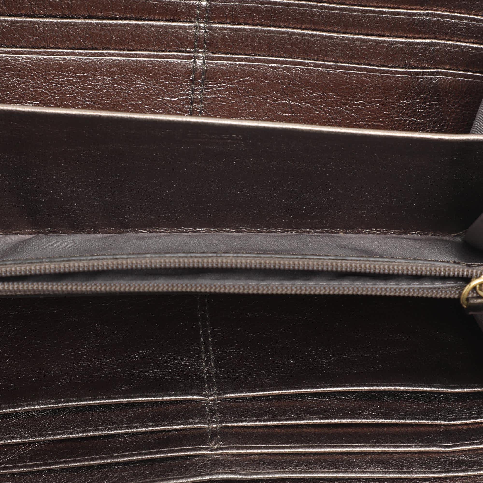 Coach Black Leather And Leather Zip Around